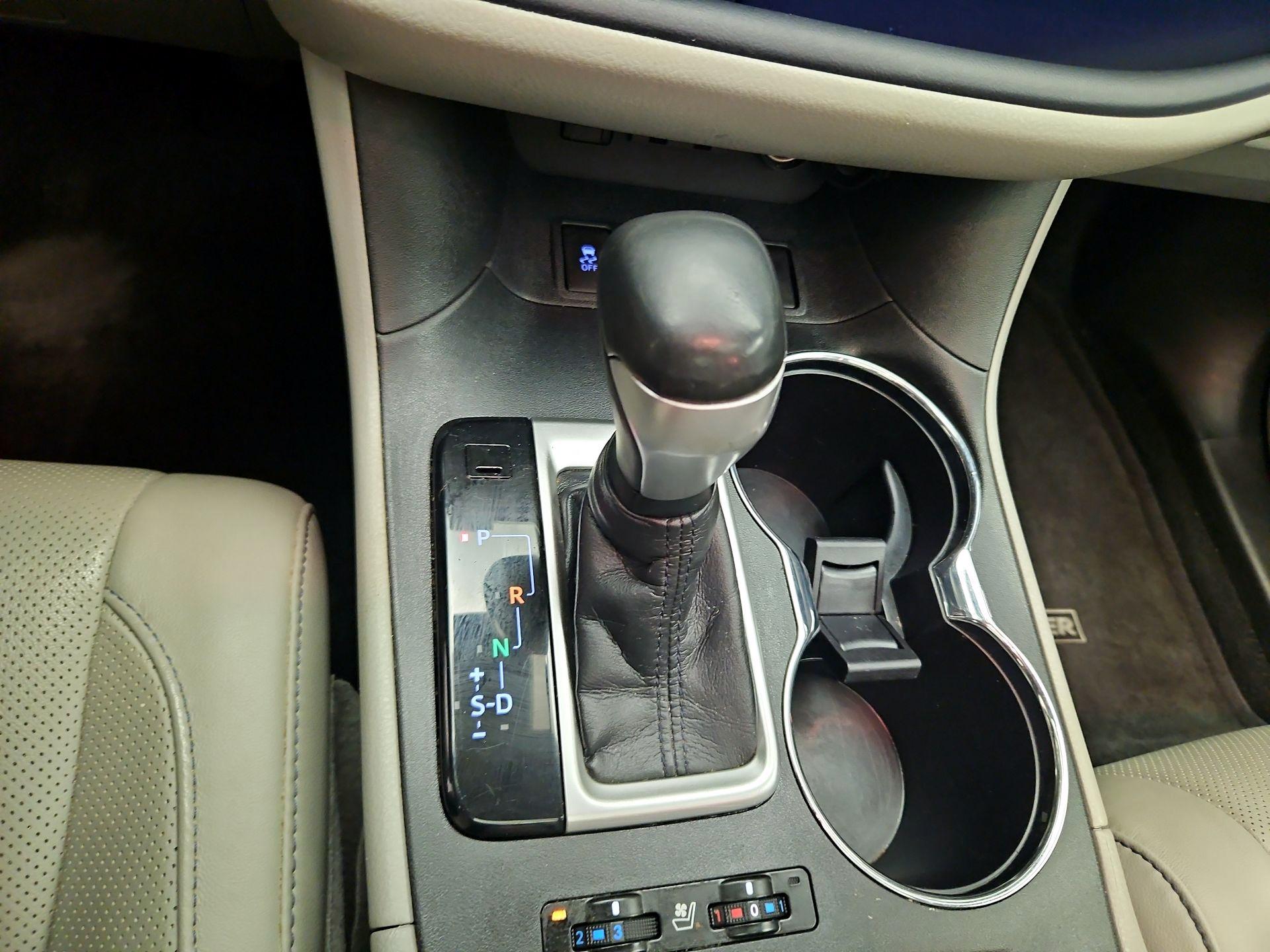 Thumbnail: 2019 Toyota Highlander - 17
