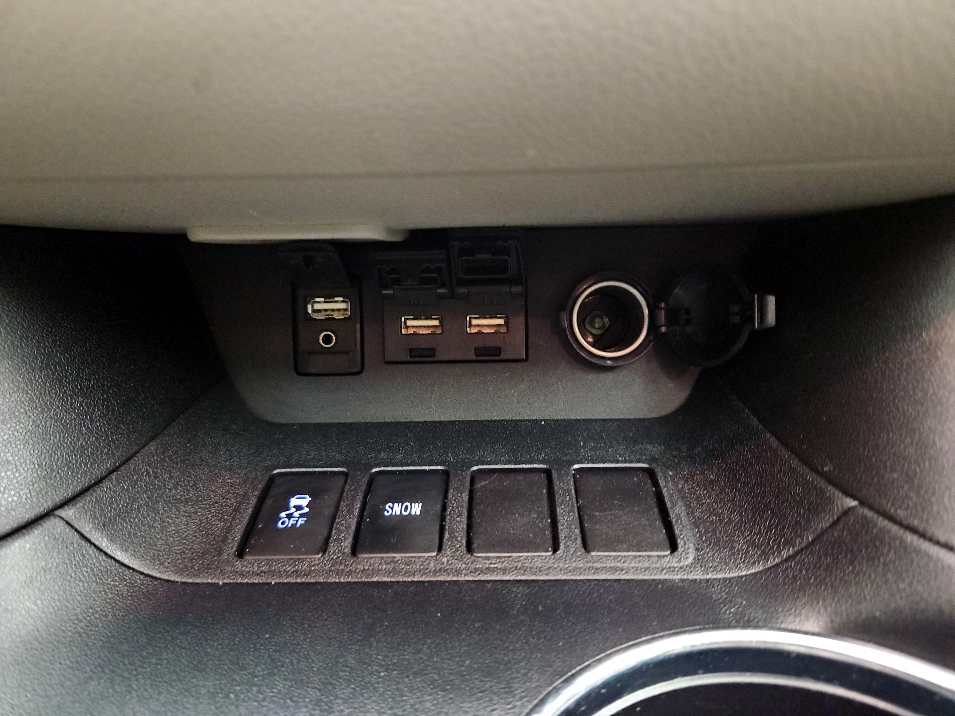 Thumbnail: 2019 Toyota Highlander - 18