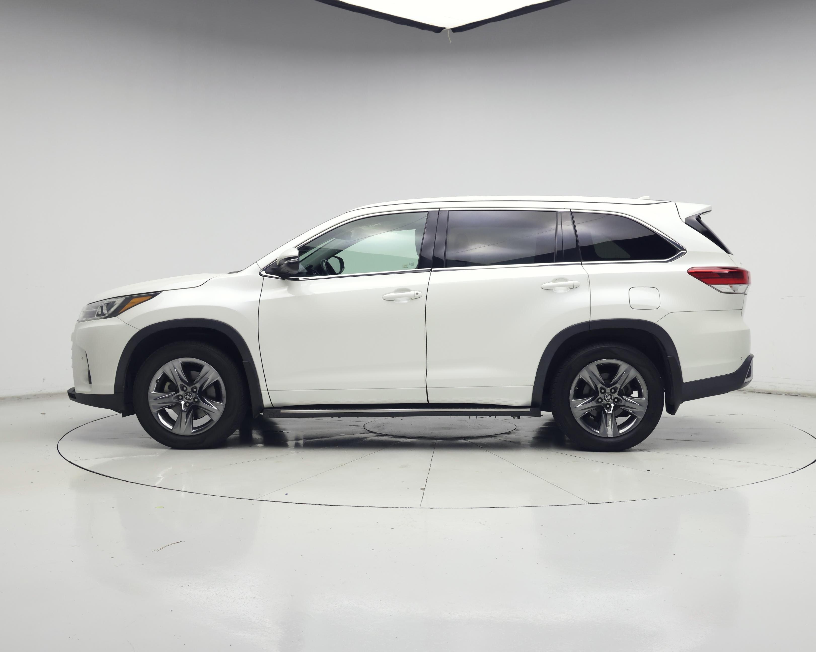 Thumbnail: 2019 Toyota Highlander - 3