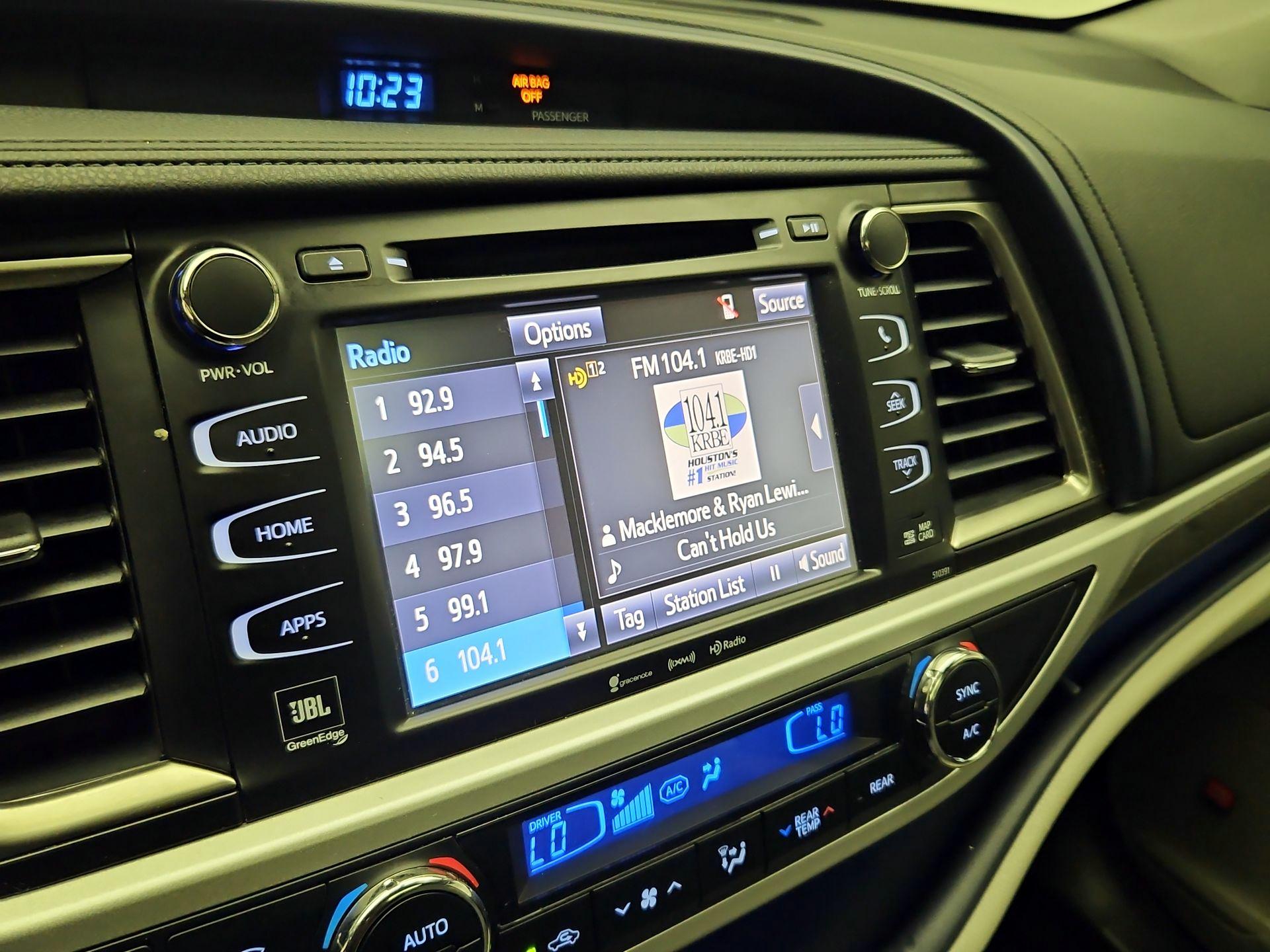 Thumbnail: 2019 Toyota Highlander - 15