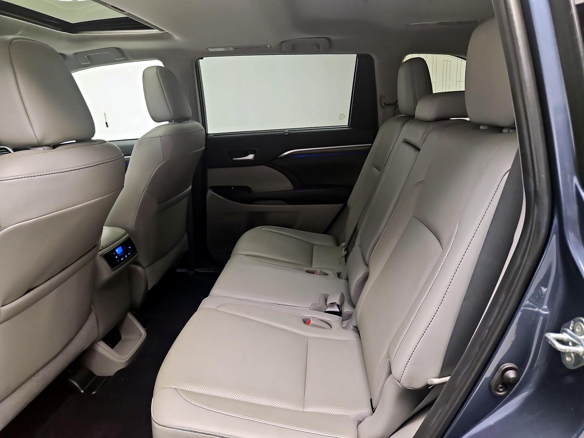 Thumbnail: 2019 Toyota Highlander - 20
