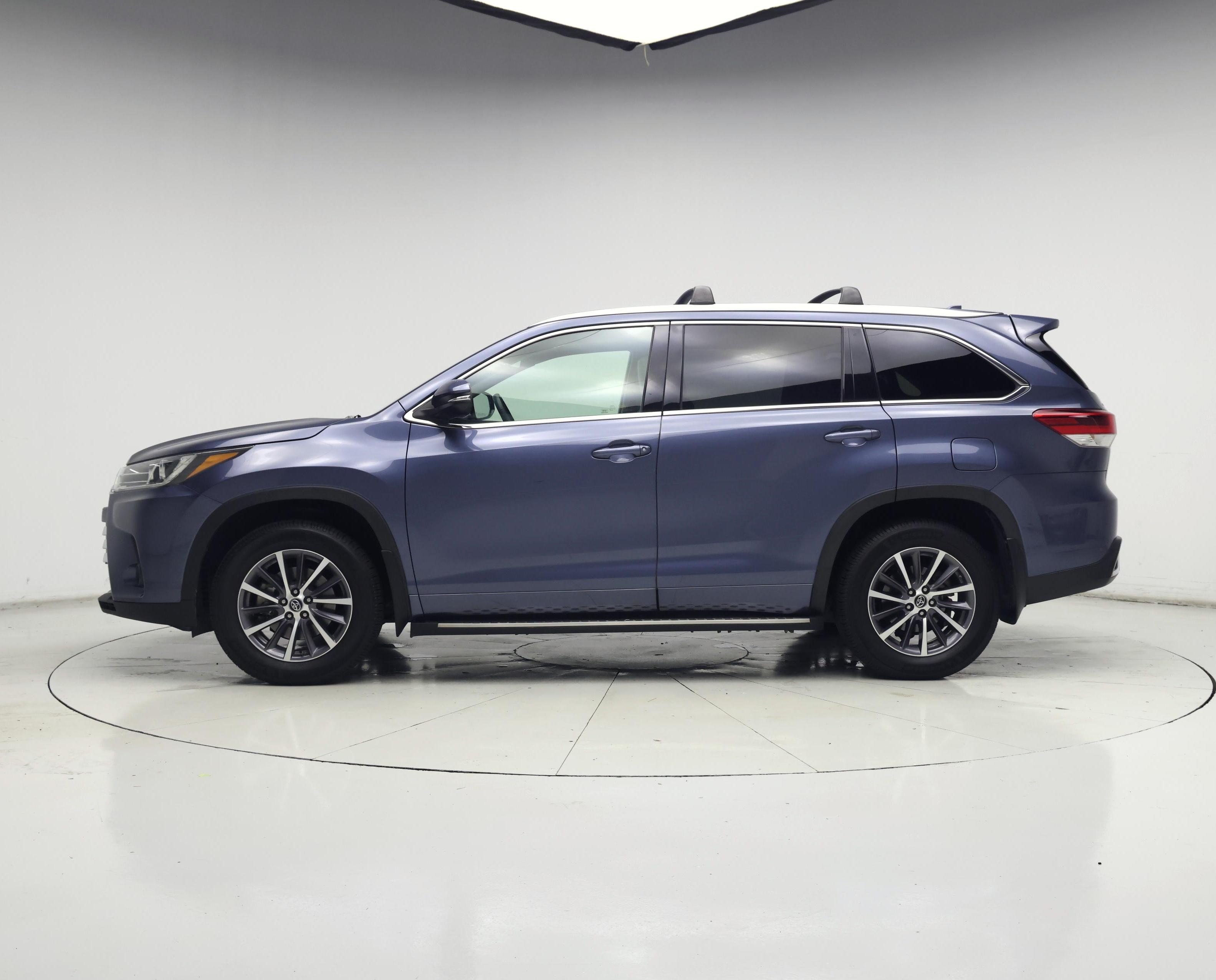 Thumbnail: 2019 Toyota Highlander - 3