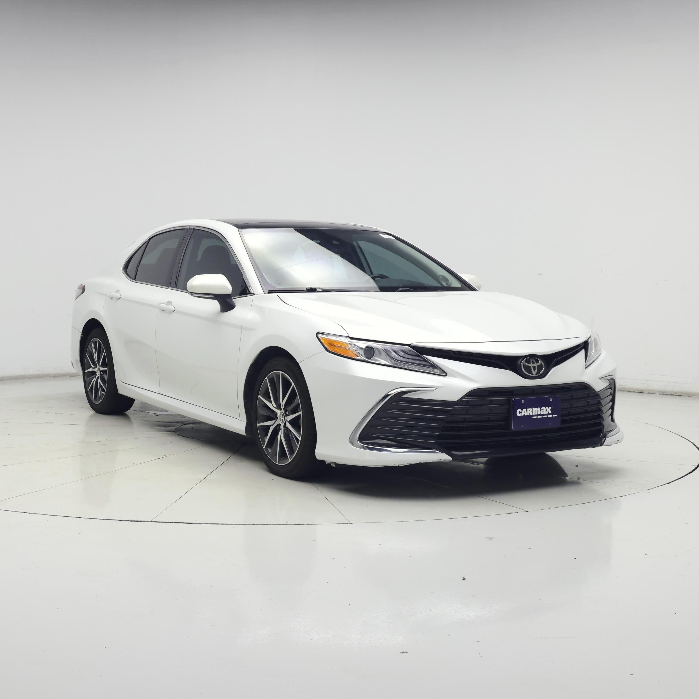  2022 Toyota Camry XLE V6 FWD   