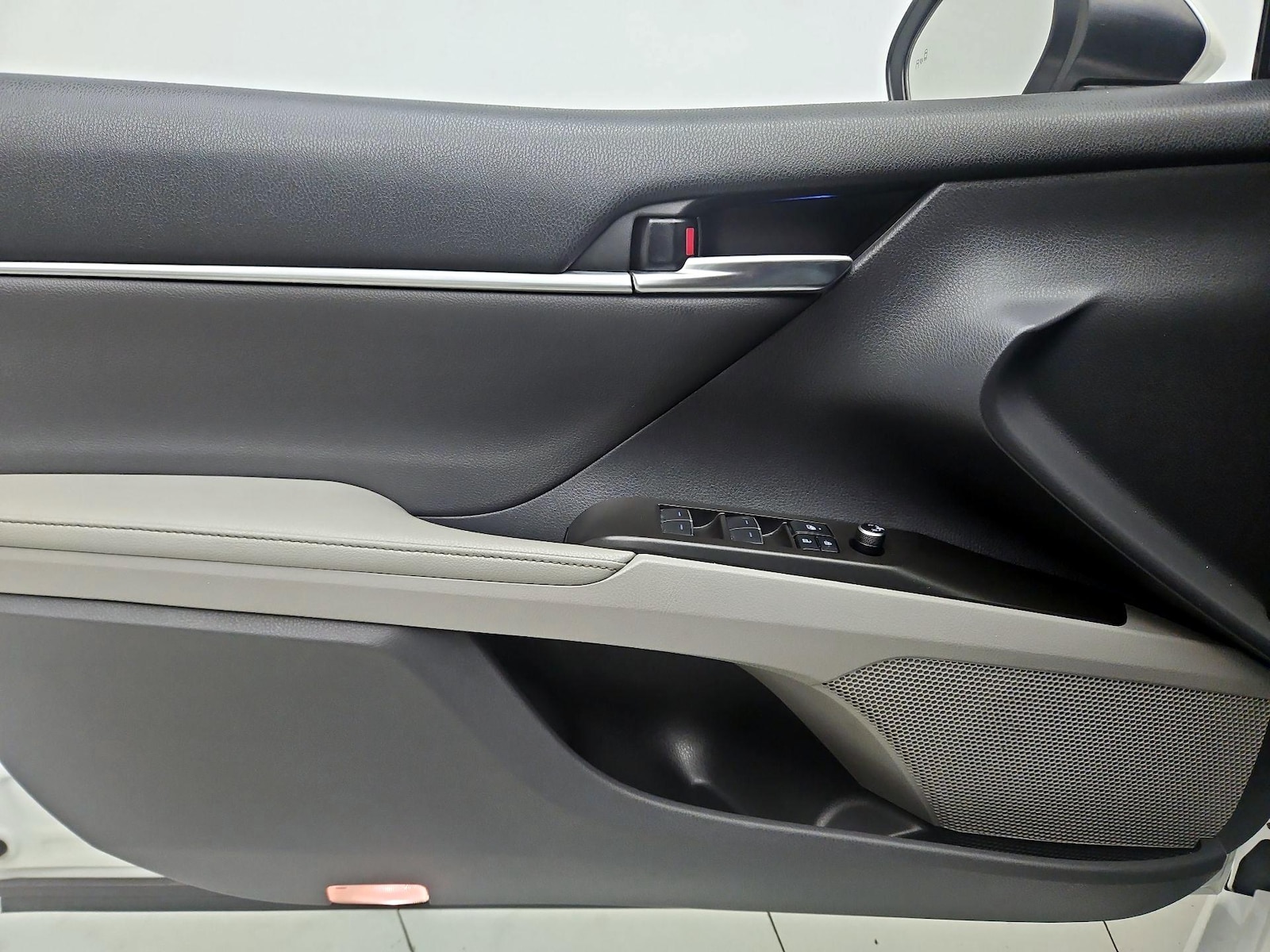 2022 Toyota Camry XLE - Photo 13