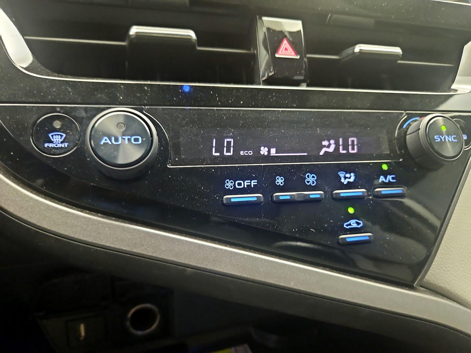 2022 Toyota Camry XLE - Photo 17