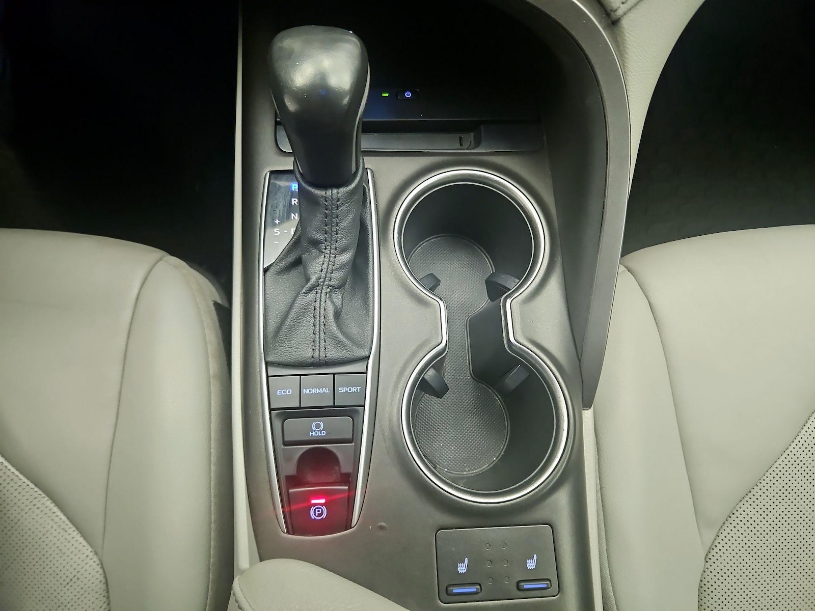 2022 Toyota Camry XLE - Photo 18