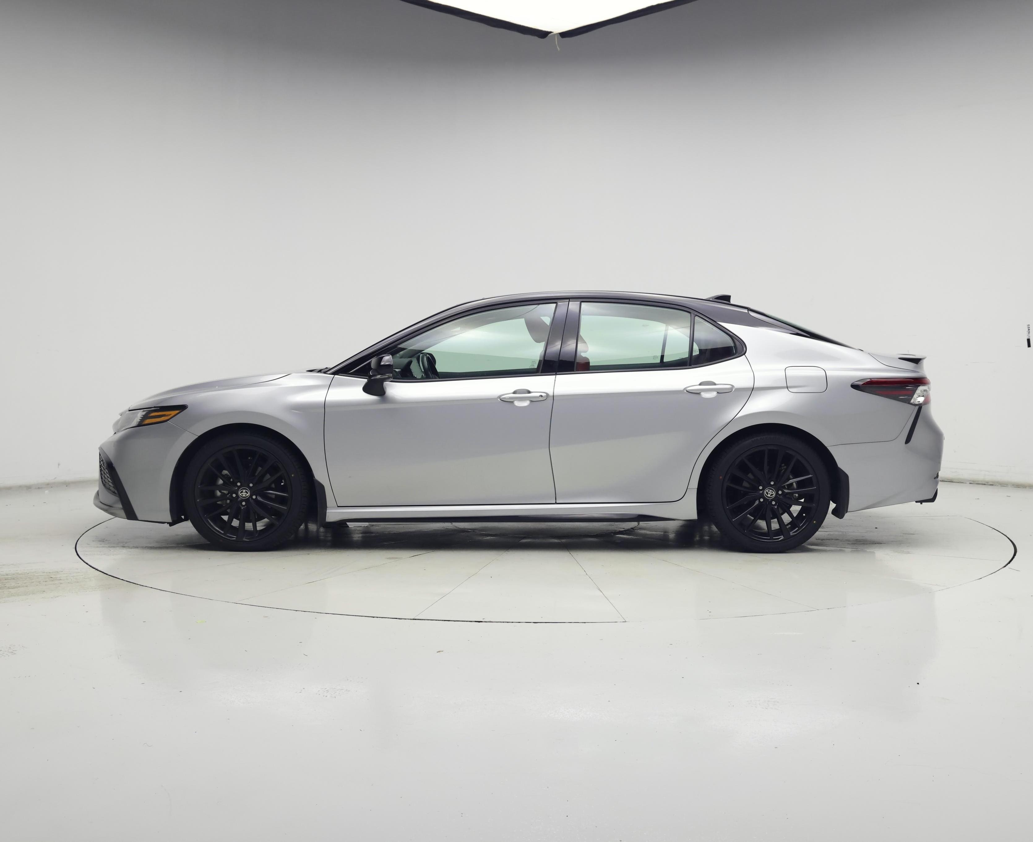 Thumbnail: 2022 Toyota Camry - 3