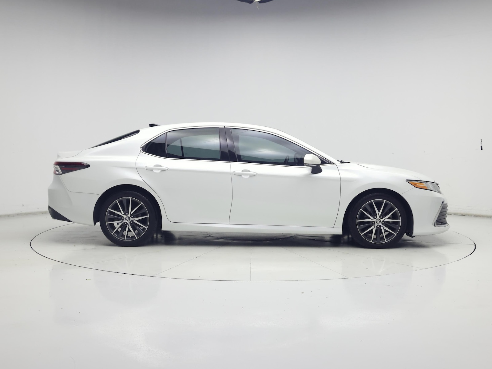 2022 Toyota Camry XLE - Photo 8