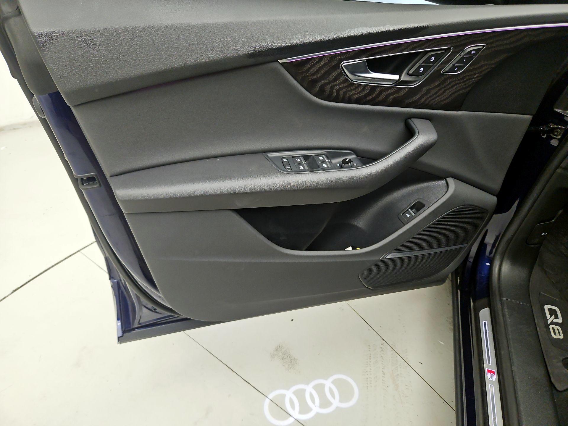 Thumbnail: 2021 Audi Q8 - 12