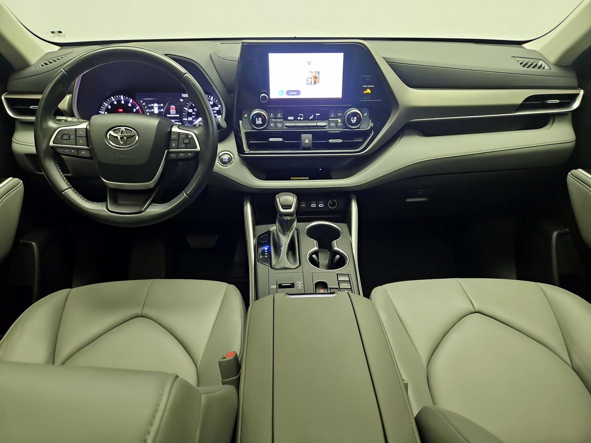 Thumbnail: 2023 Toyota Highlander - 9