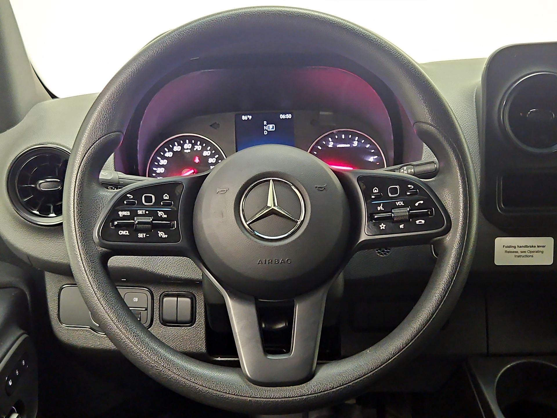Thumbnail: 2024 Mercedes-Benz Sprinter - 10