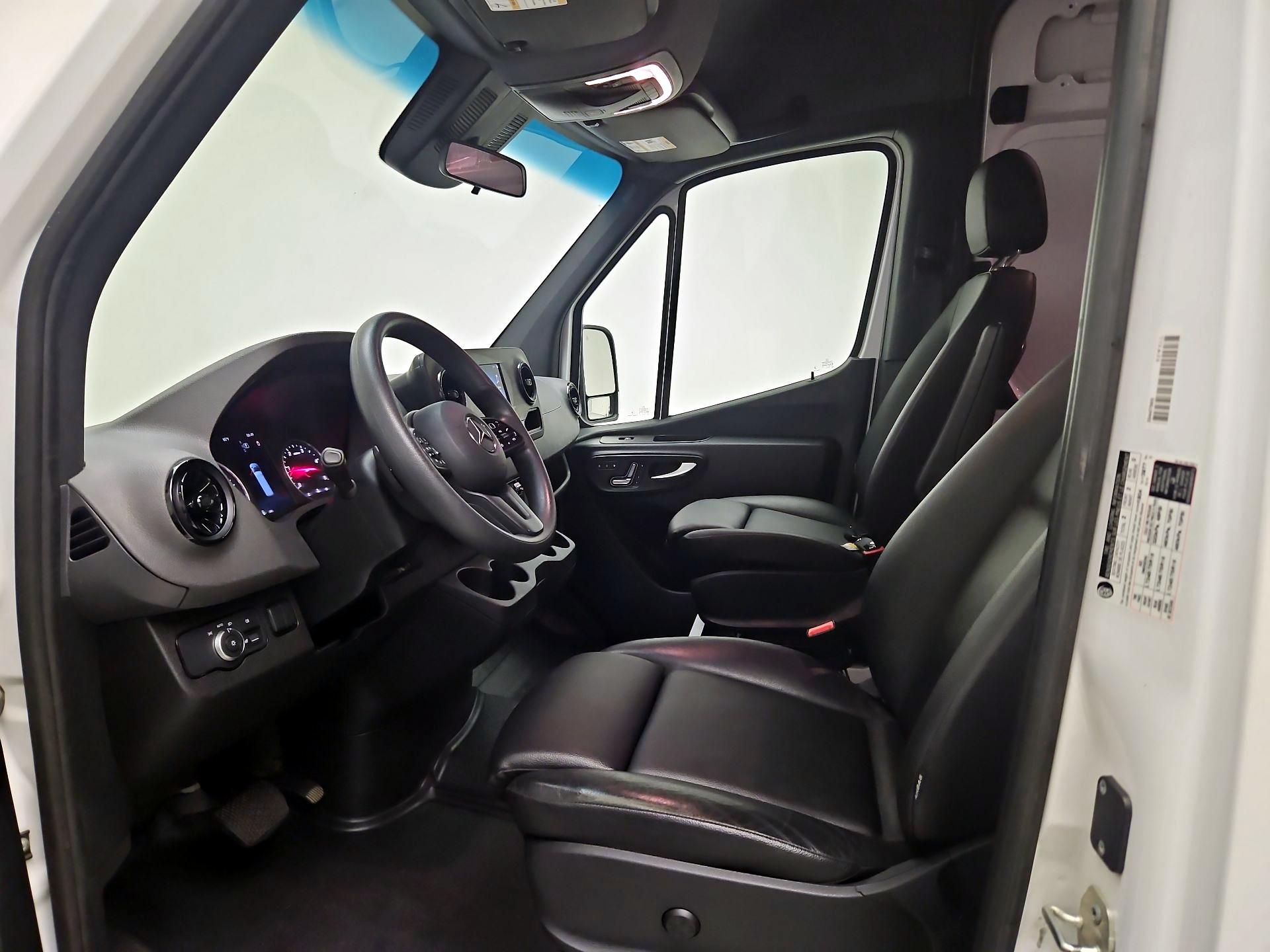 Thumbnail: 2024 Mercedes-Benz Sprinter - 11