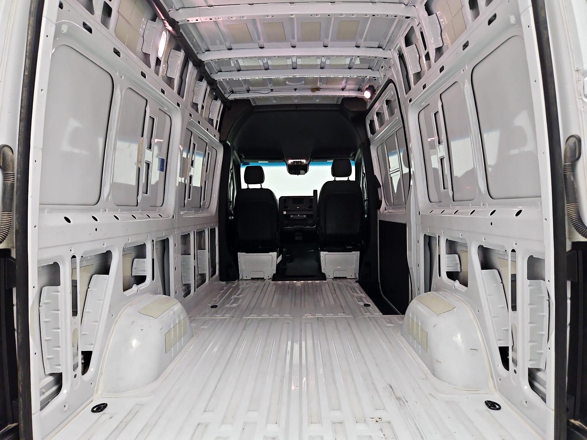 Thumbnail: 2024 Mercedes-Benz Sprinter - 18