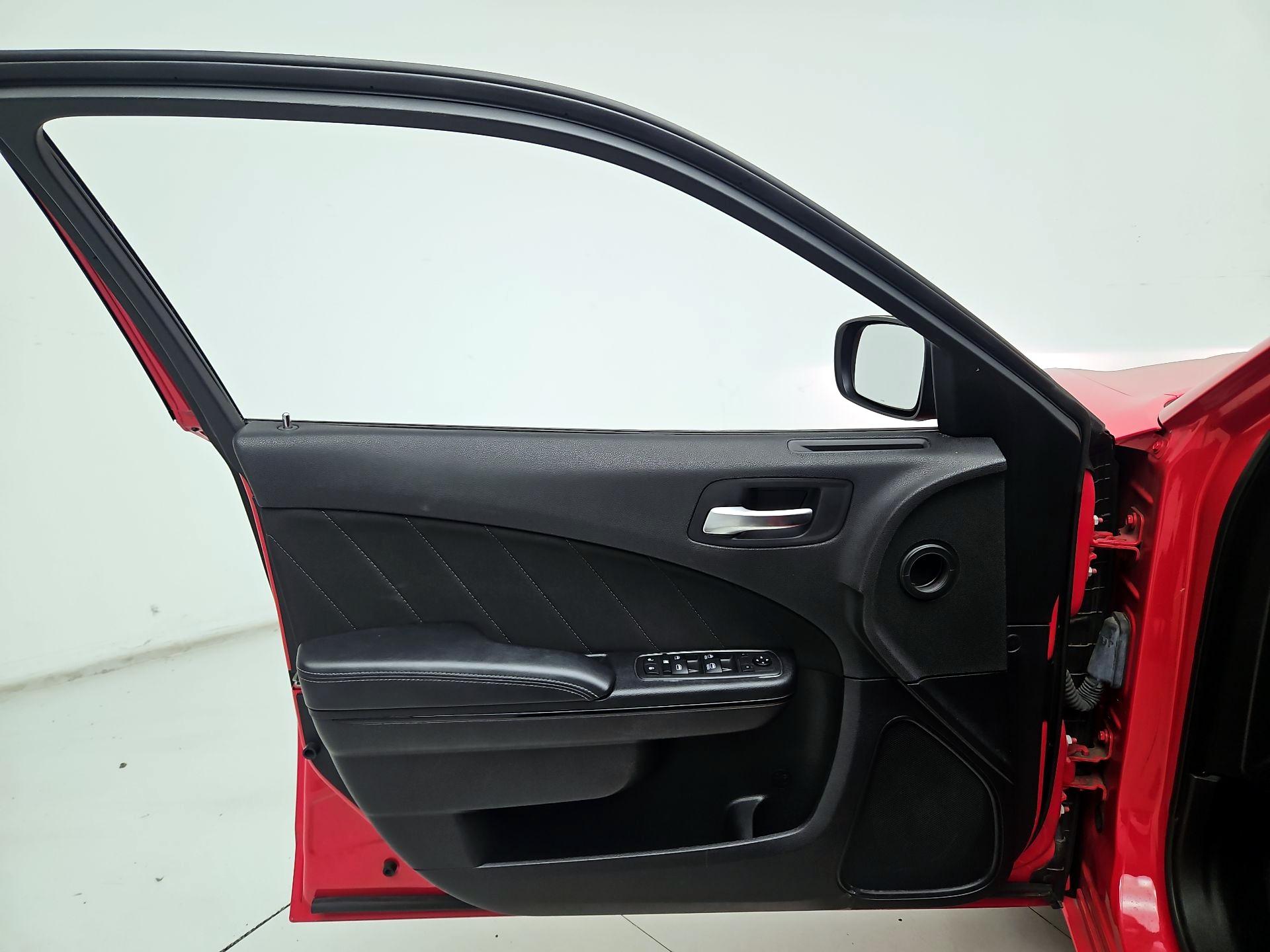 Thumbnail: 2020 Dodge Charger - 12