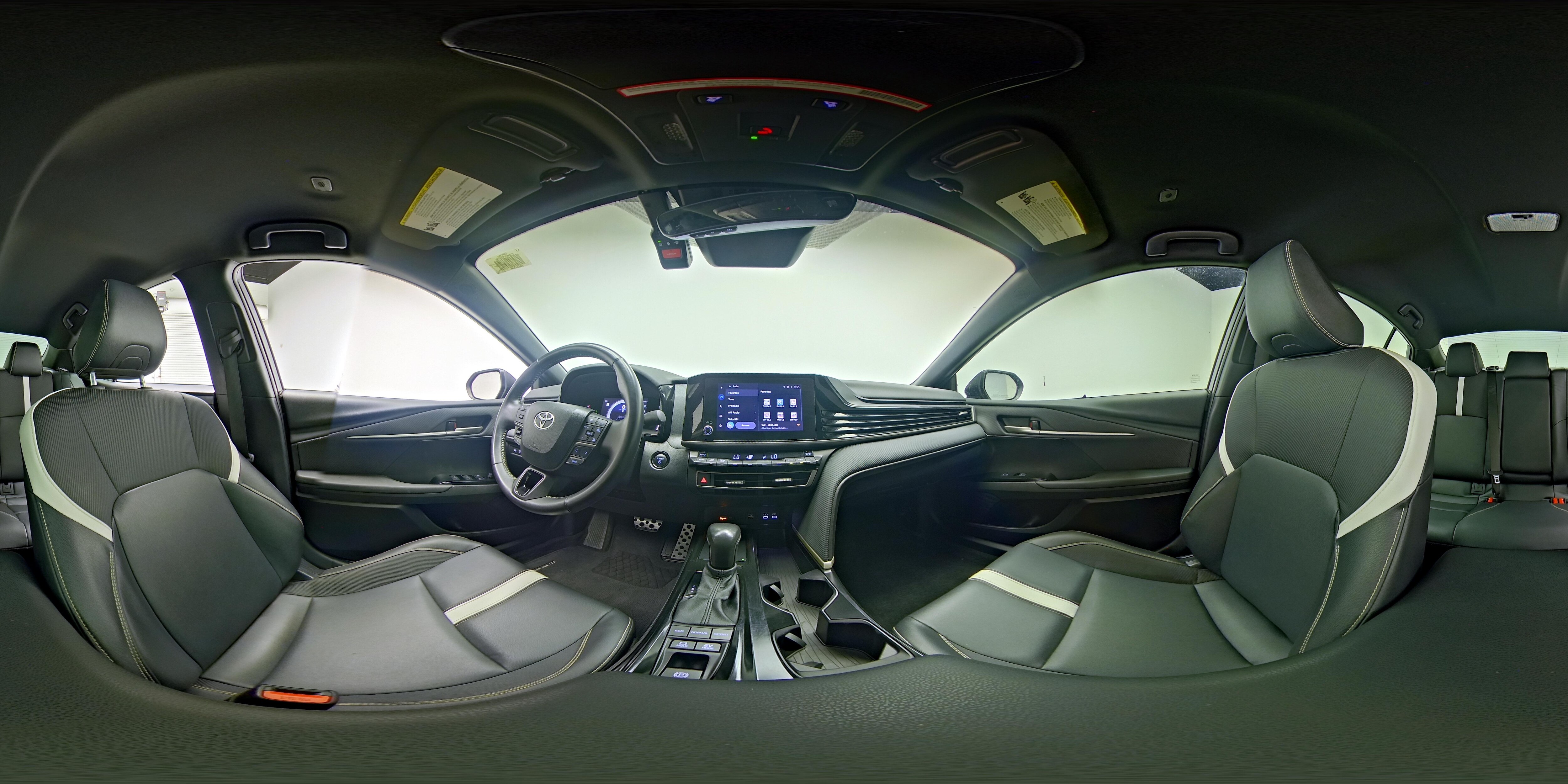 2025 Toyota Camry SE - Photo 22