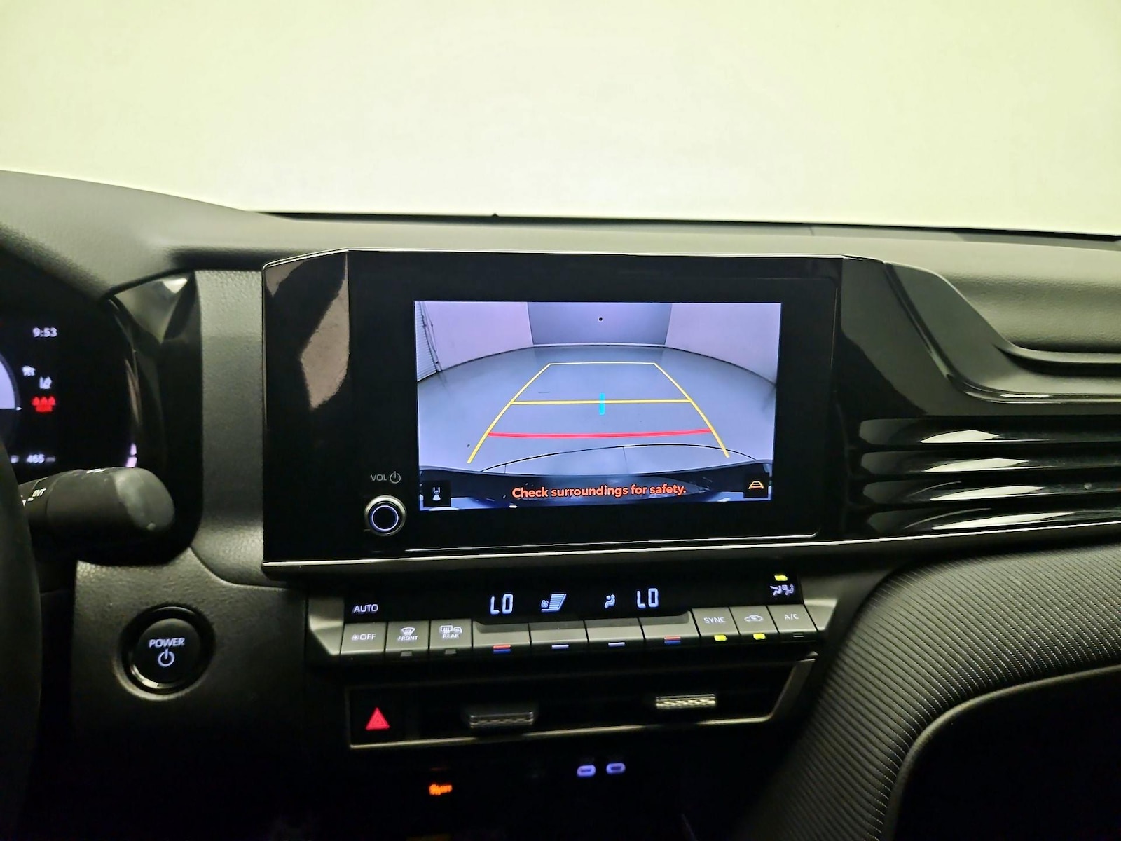 2025 Toyota Camry SE - Photo 14