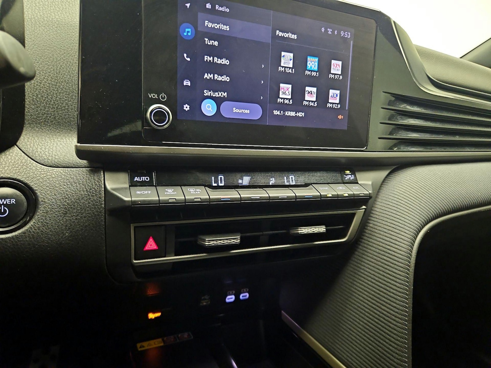 2025 Toyota Camry SE - Photo 16
