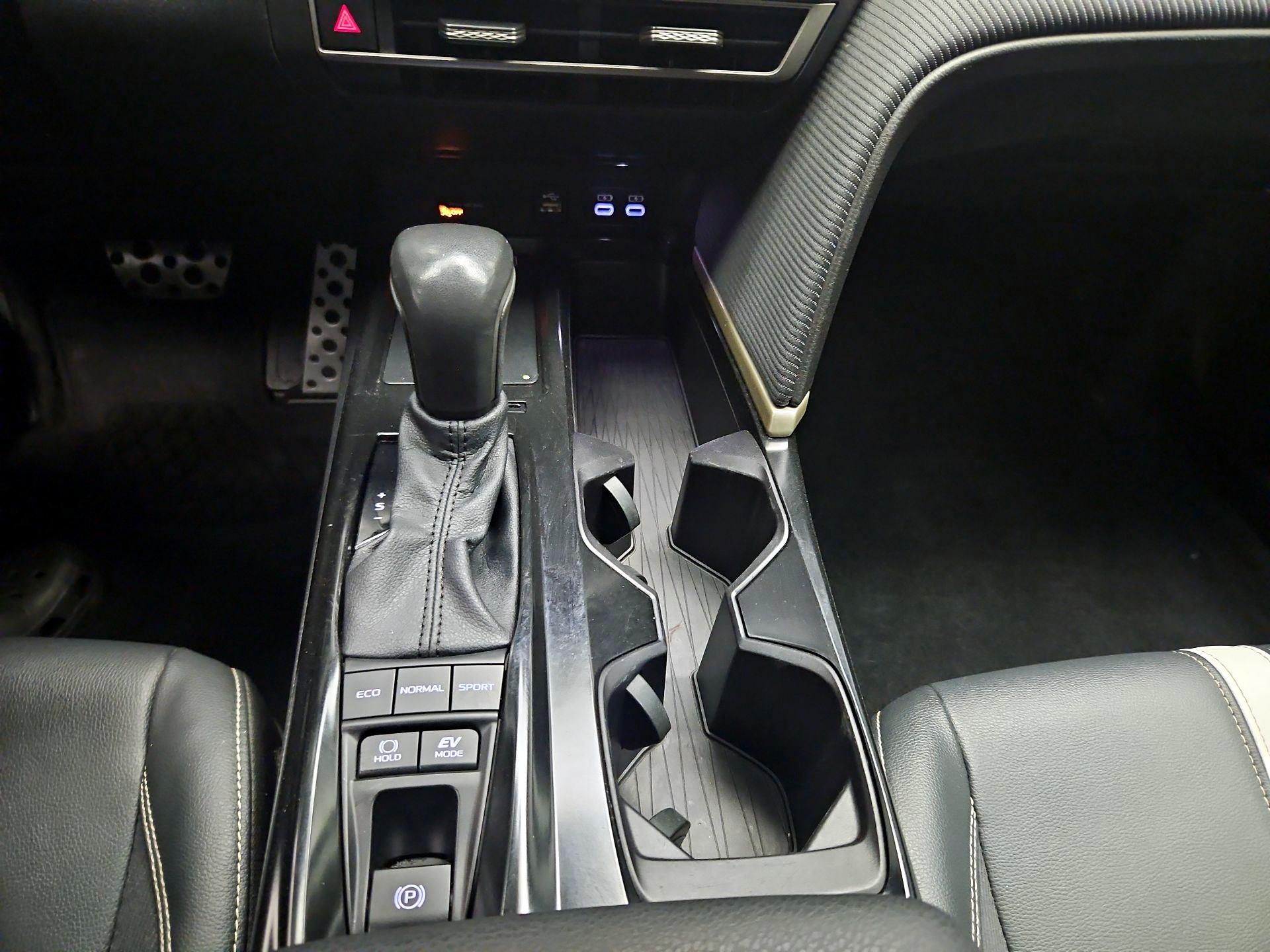 Thumbnail: 2025 Toyota Camry - 16