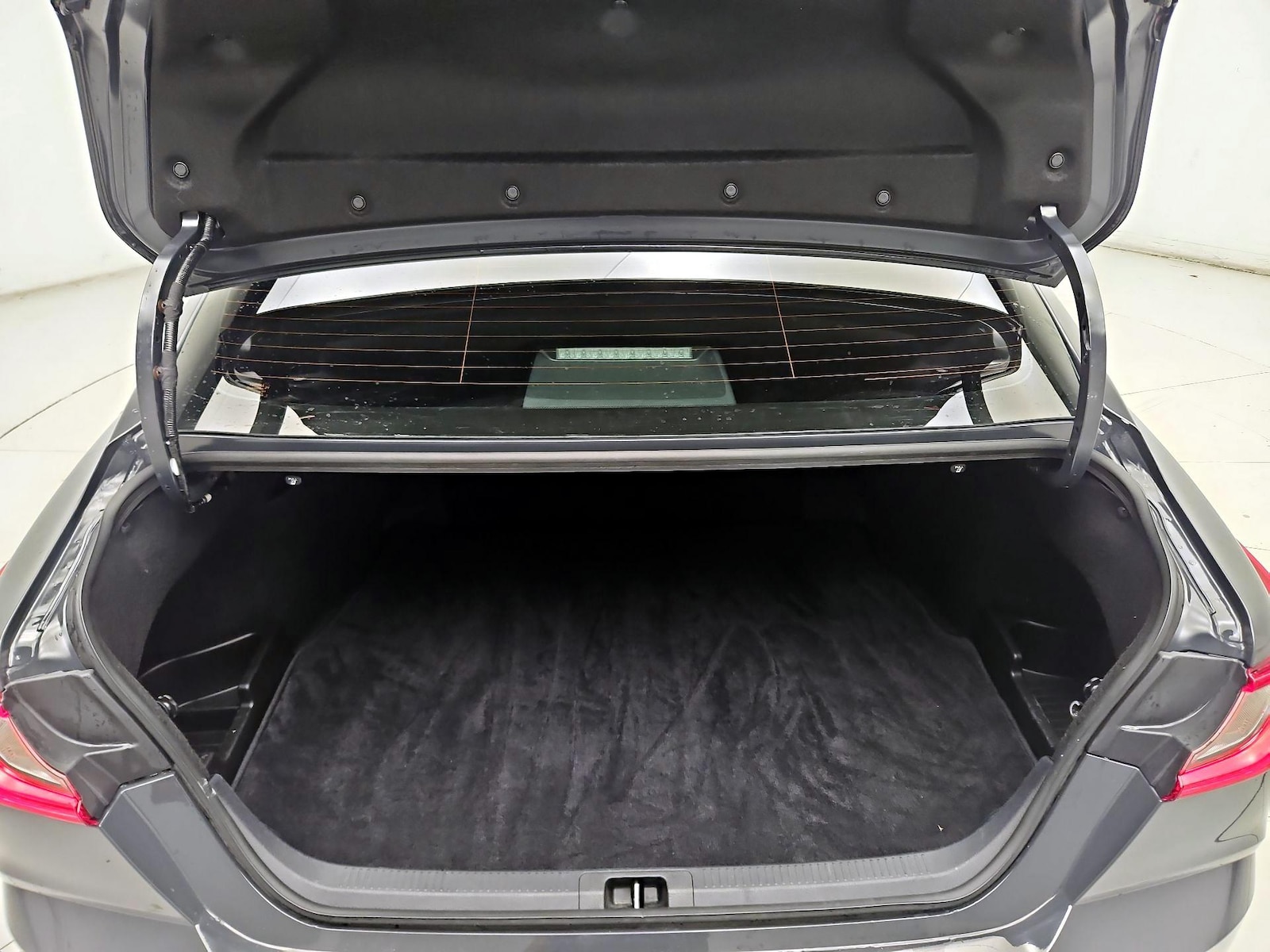 2025 Toyota Camry SE - Photo 19