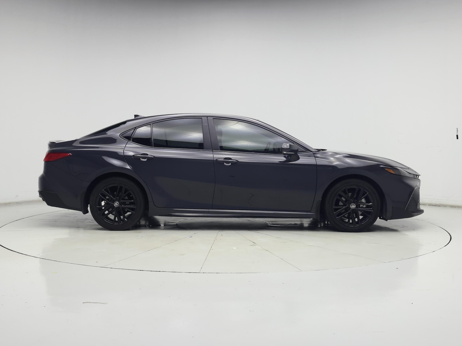 2025 Toyota Camry SE - Photo 8