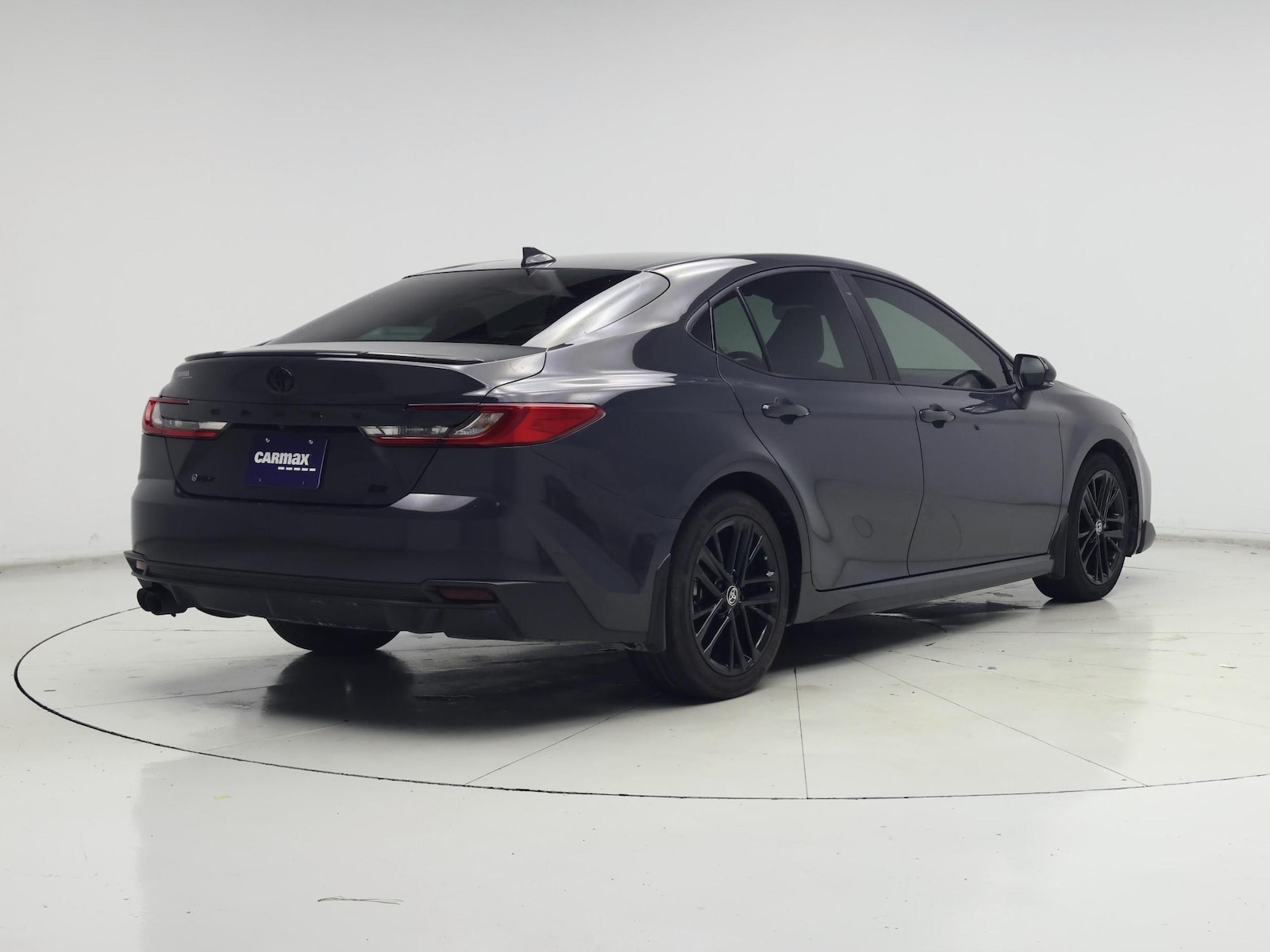 2025 Toyota Camry SE - Photo 9