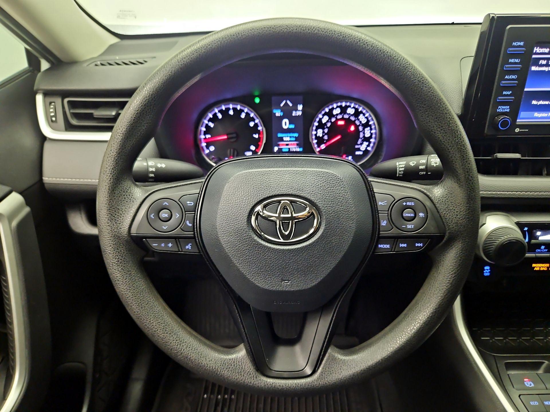 Thumbnail: 2022 Toyota RAV4 - 10