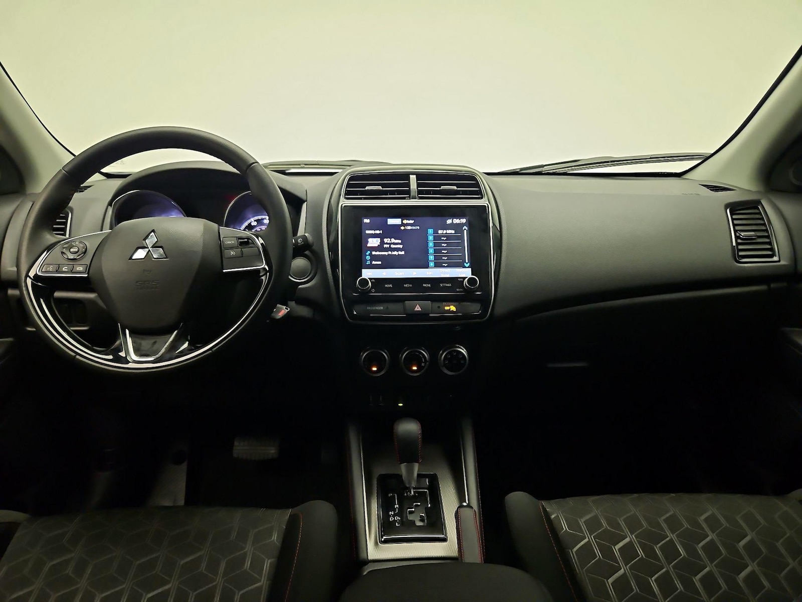 2025 Mitsubishi Outlander Sport LE - Photo 10