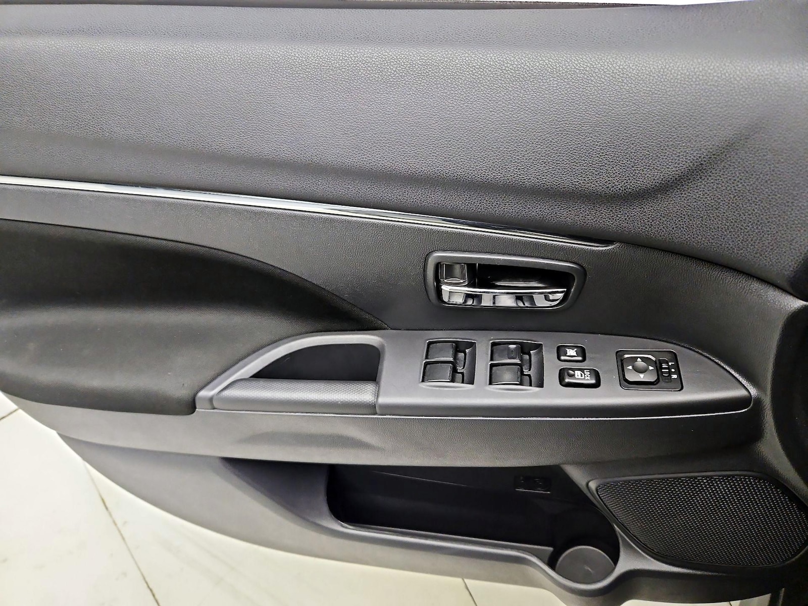 2025 Mitsubishi Outlander Sport LE - Photo 13