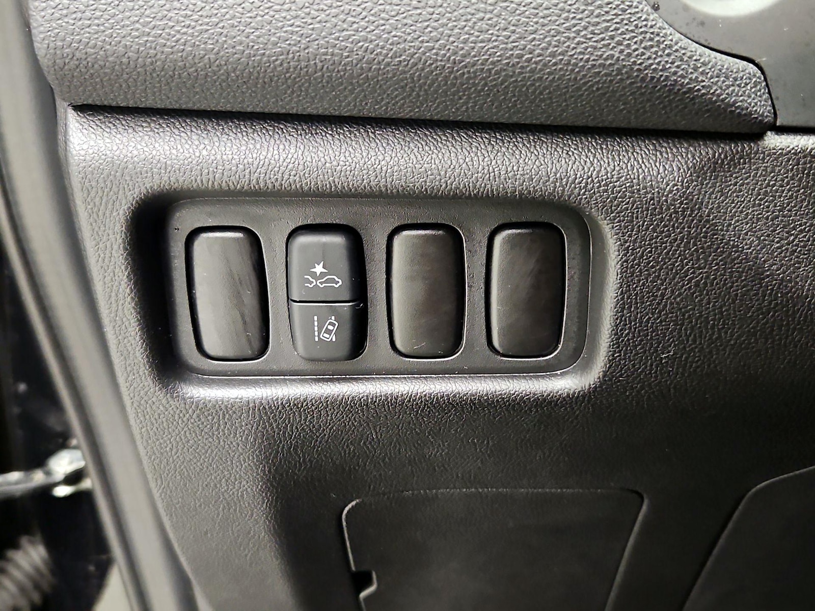 2025 Mitsubishi Outlander Sport LE - Photo 14