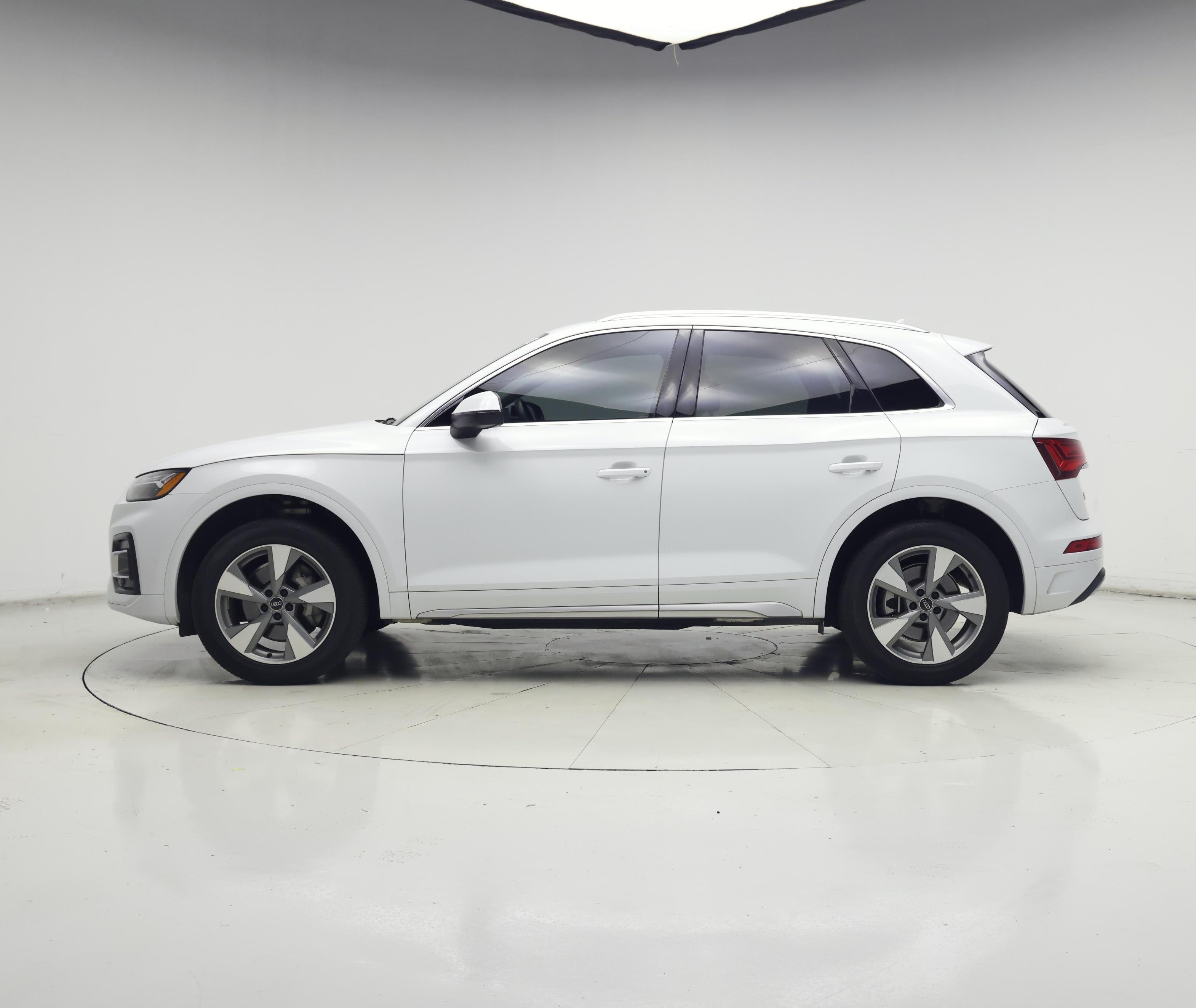 Thumbnail: 2024 Audi Q5 - 3