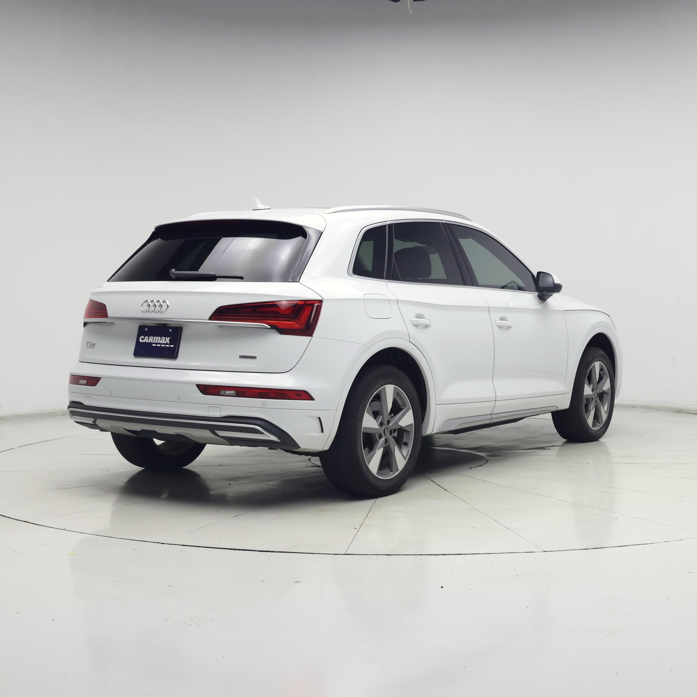 Thumbnail: 2024 Audi Q5 - 8