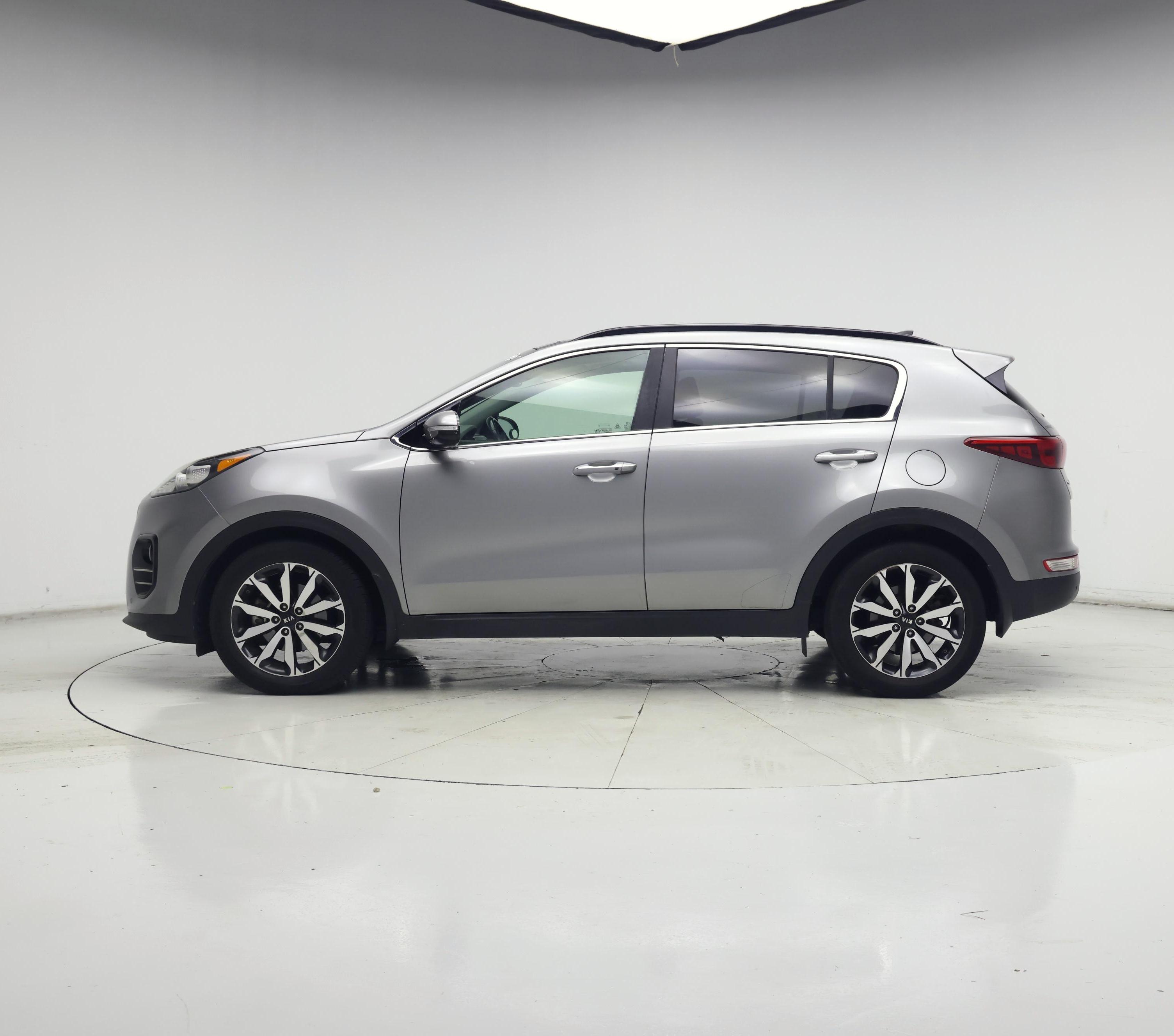 Thumbnail: 2019 Kia Sportage - 3
