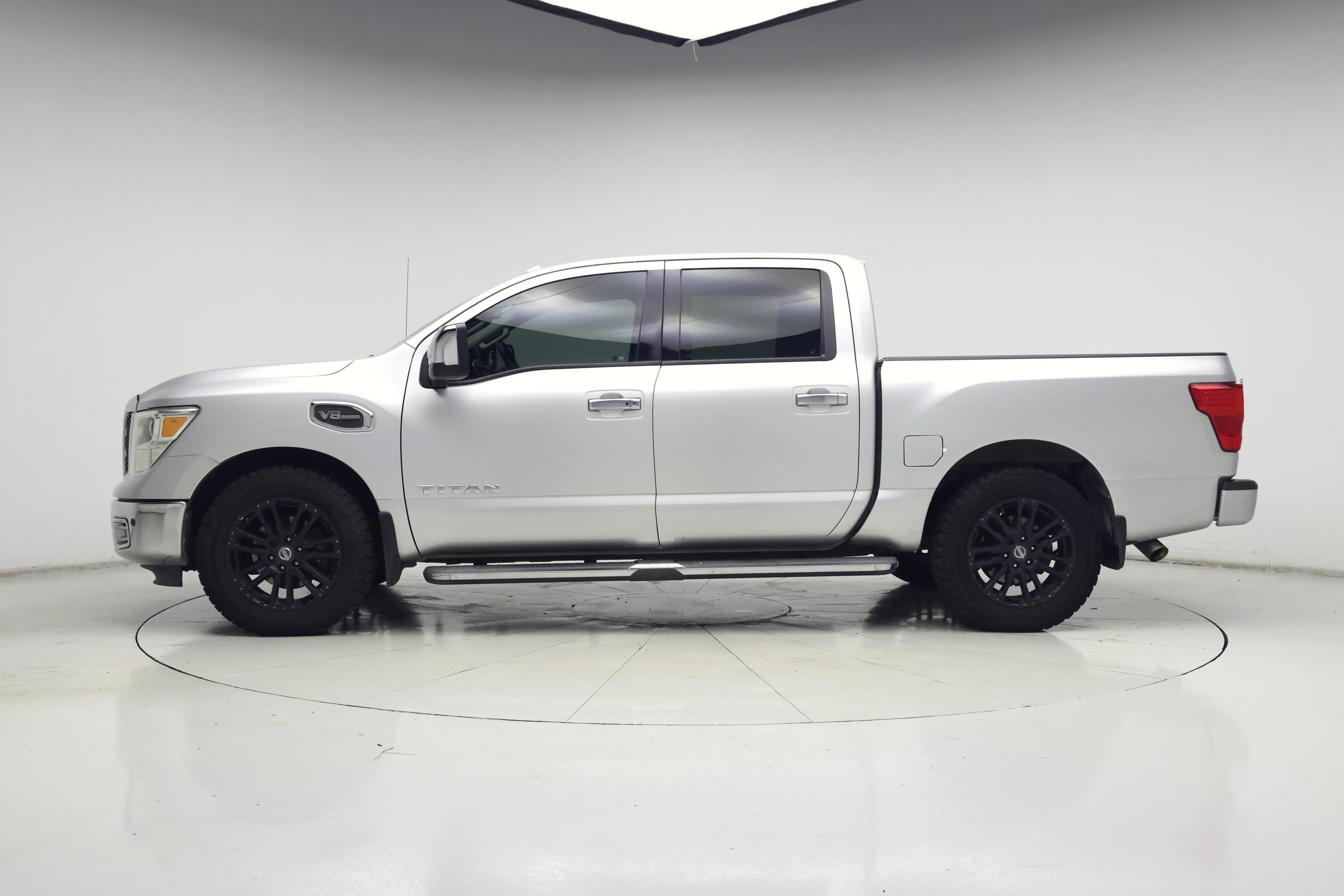 Thumbnail: 2017 Nissan Titan - 3