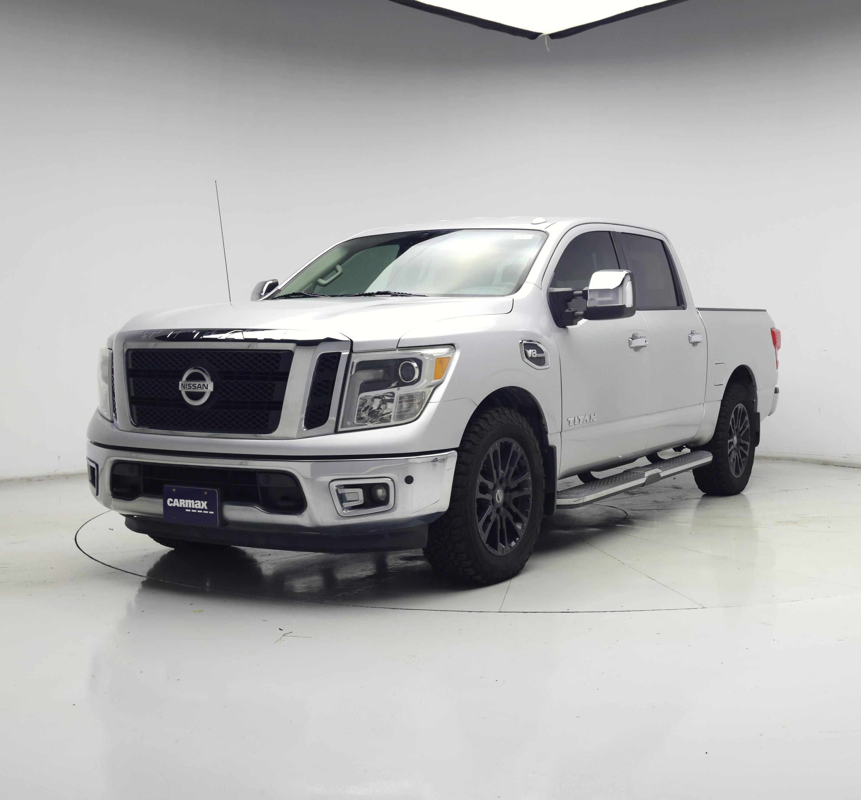 Thumbnail: 2017 Nissan Titan - 4
