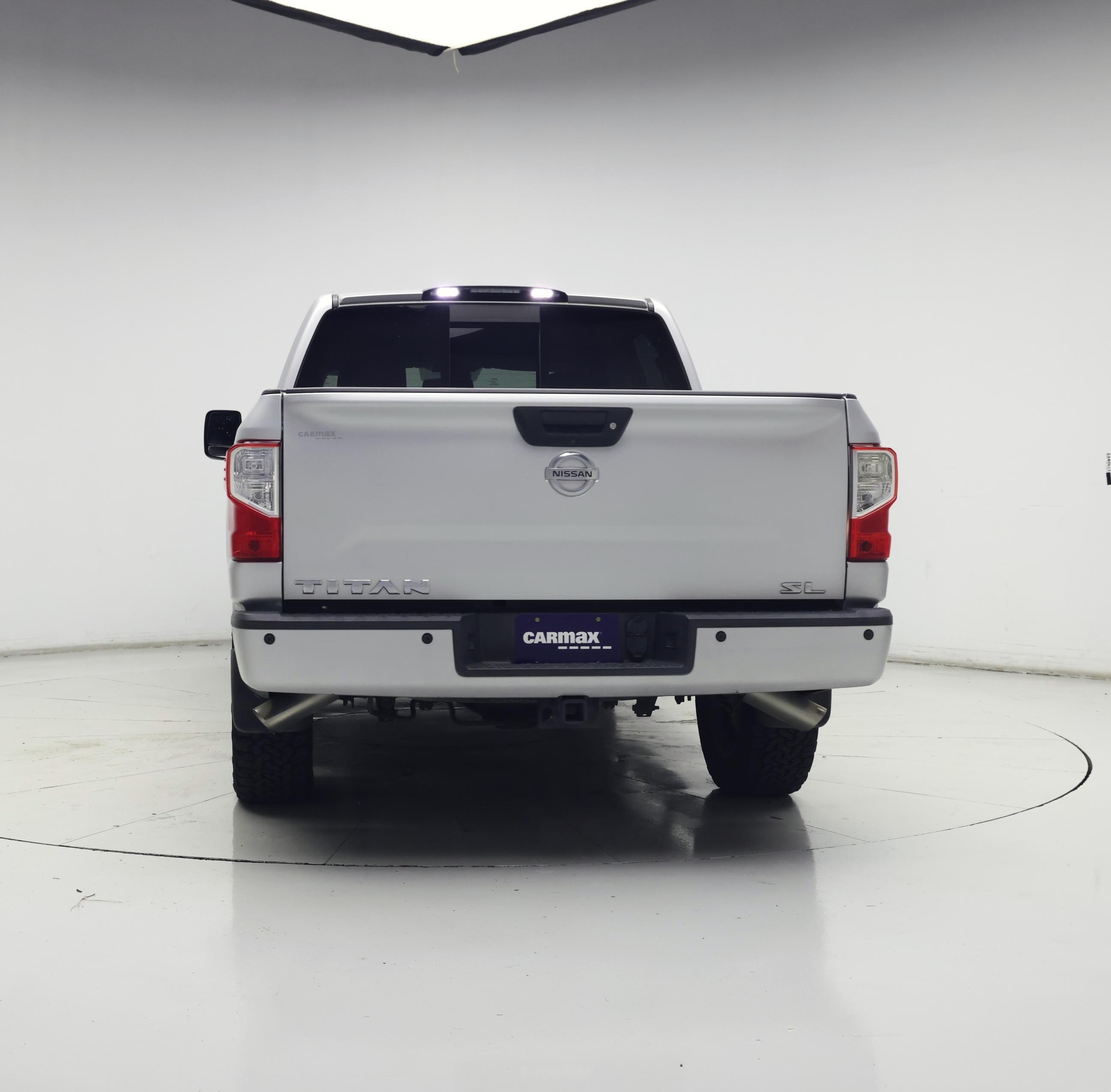 Thumbnail: 2017 Nissan Titan - 6