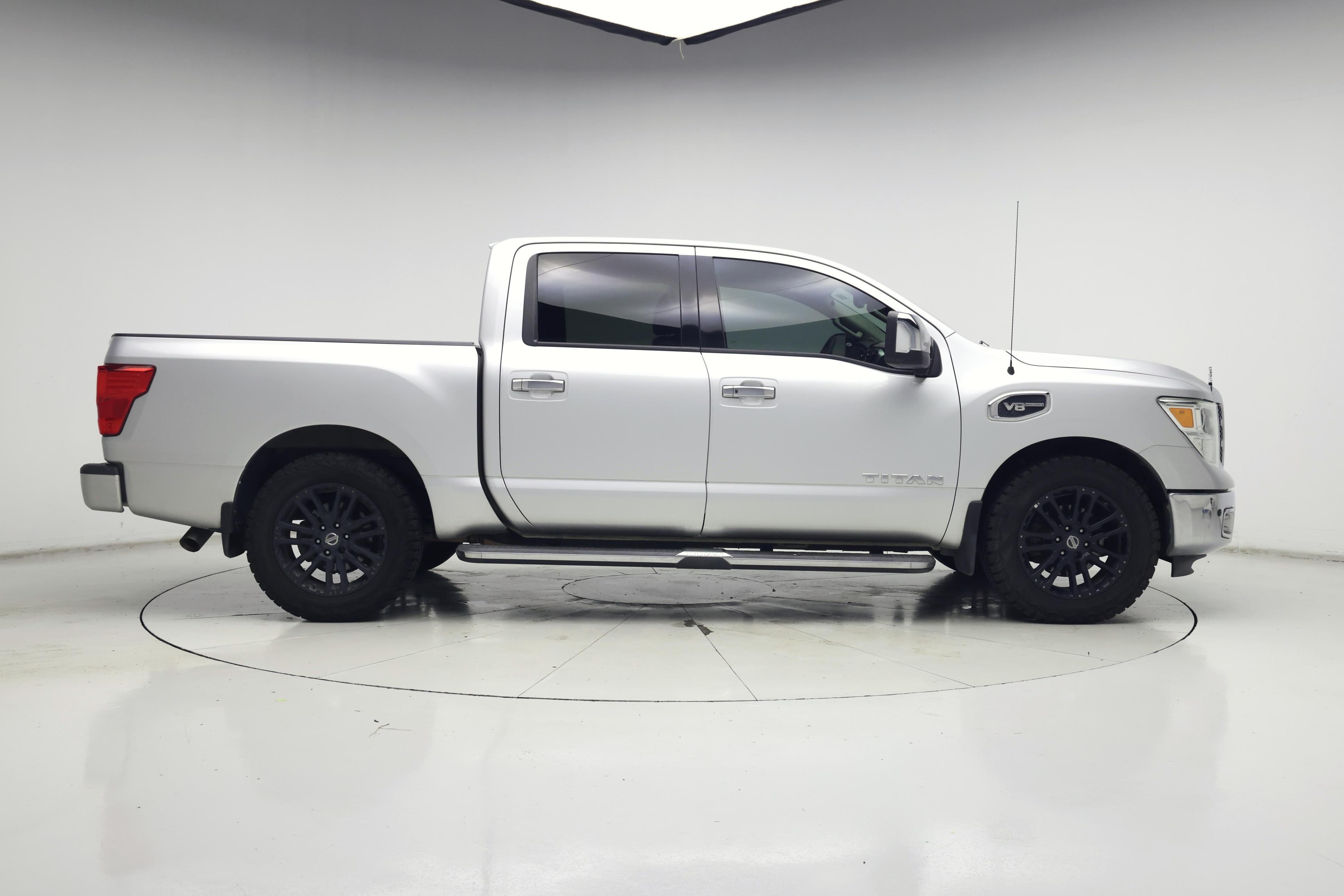 Thumbnail: 2017 Nissan Titan - 7