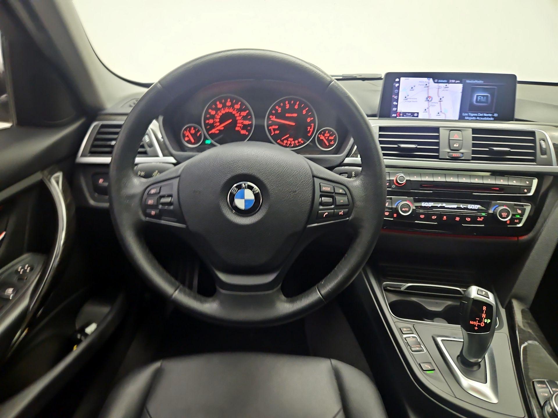 Thumbnail: 2016 BMW 3 Series - 10