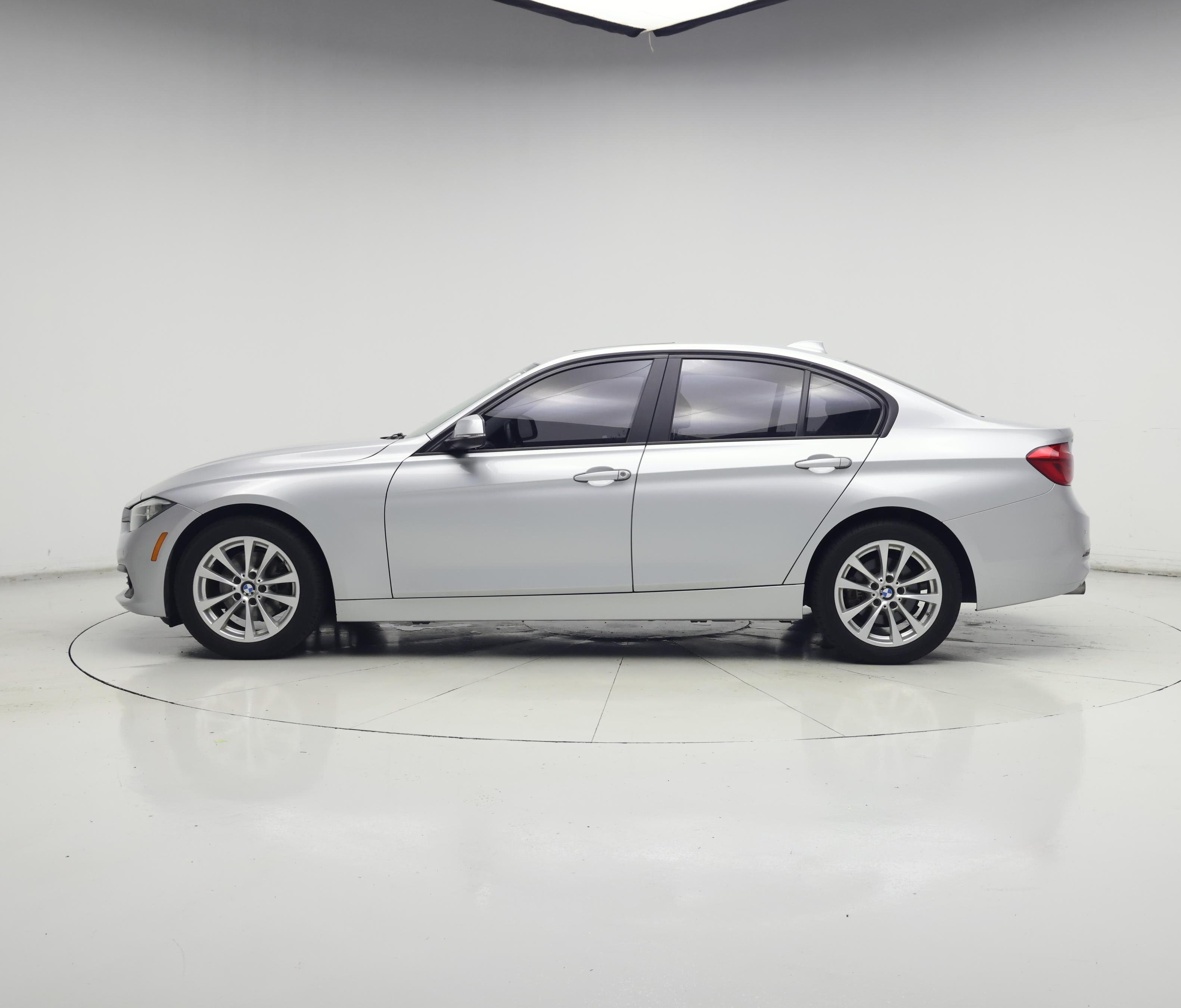 Thumbnail: 2016 BMW 3 Series - 3