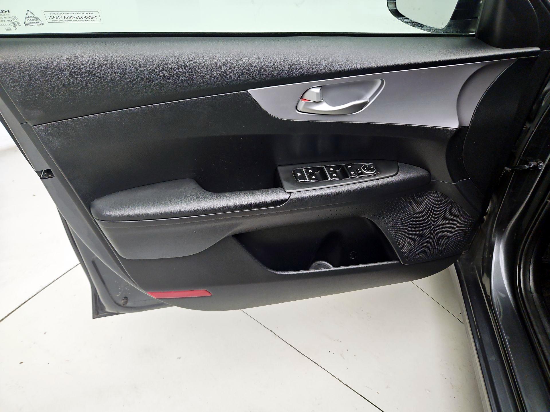 Thumbnail: 2024 Kia Forte - 12