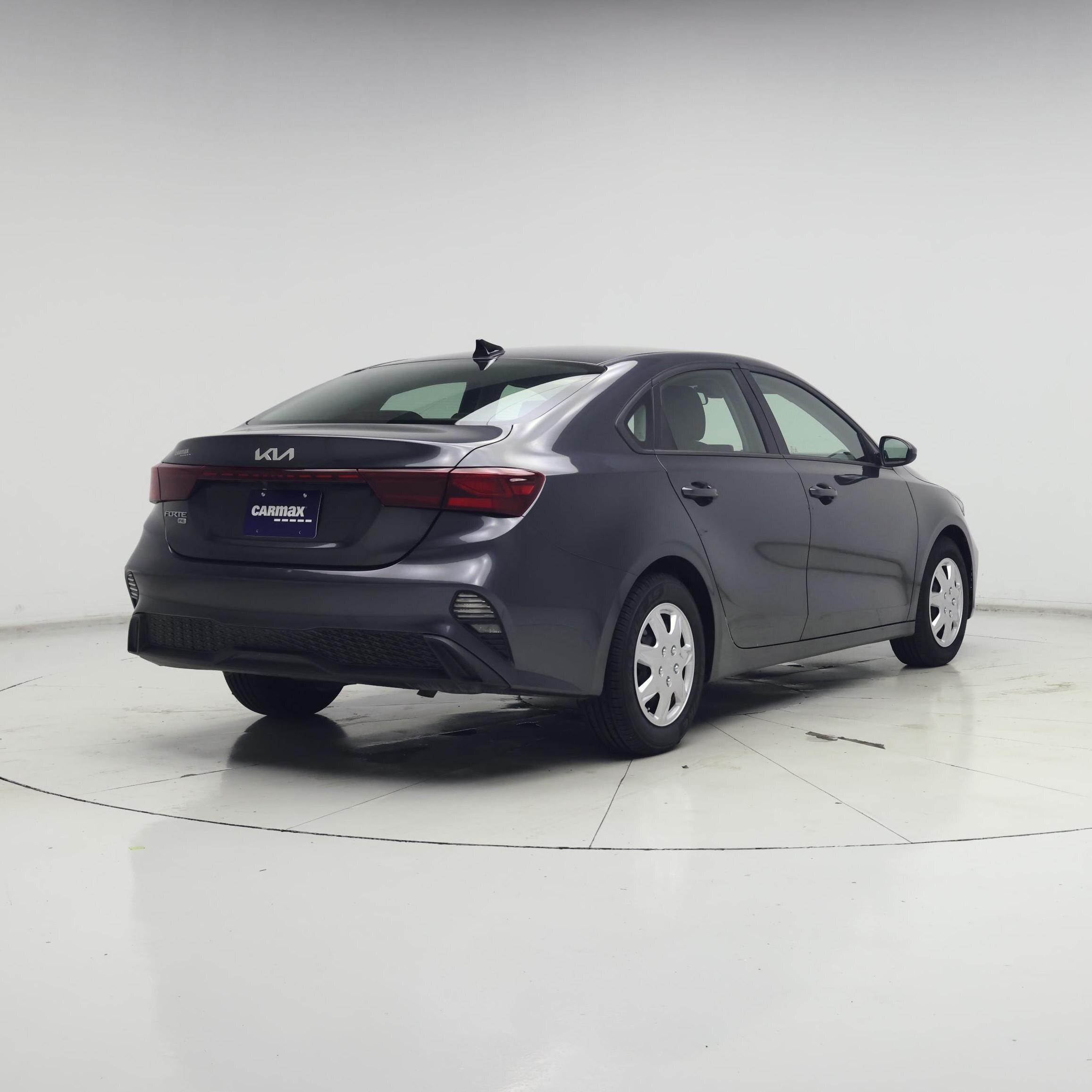 Thumbnail: 2024 Kia Forte - 8