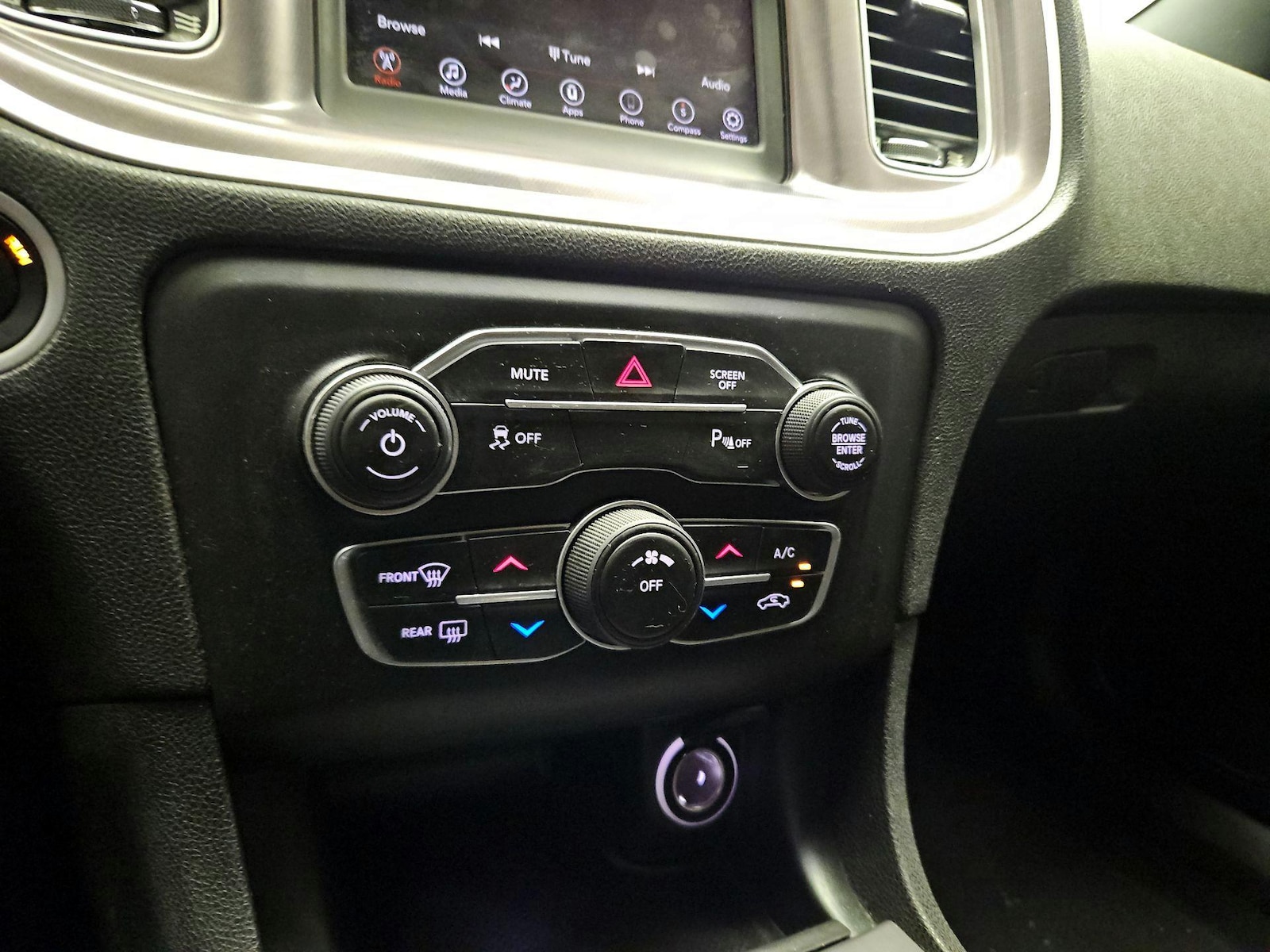 2020 Dodge Charger SXT - Photo 16