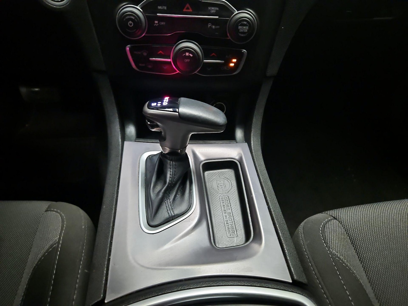 2020 Dodge Charger SXT - Photo 17
