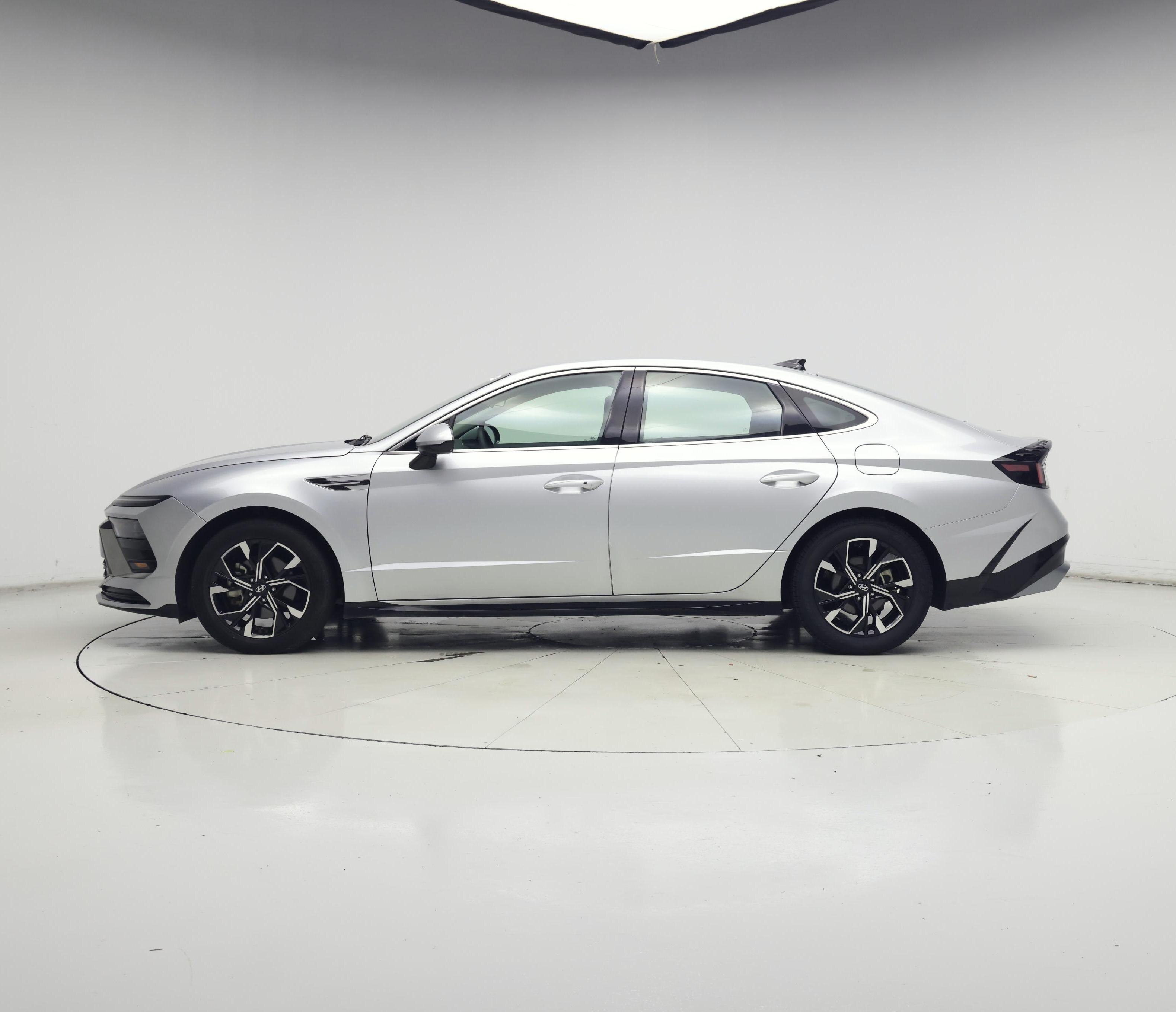 Thumbnail: 2024 Hyundai Sonata - 3