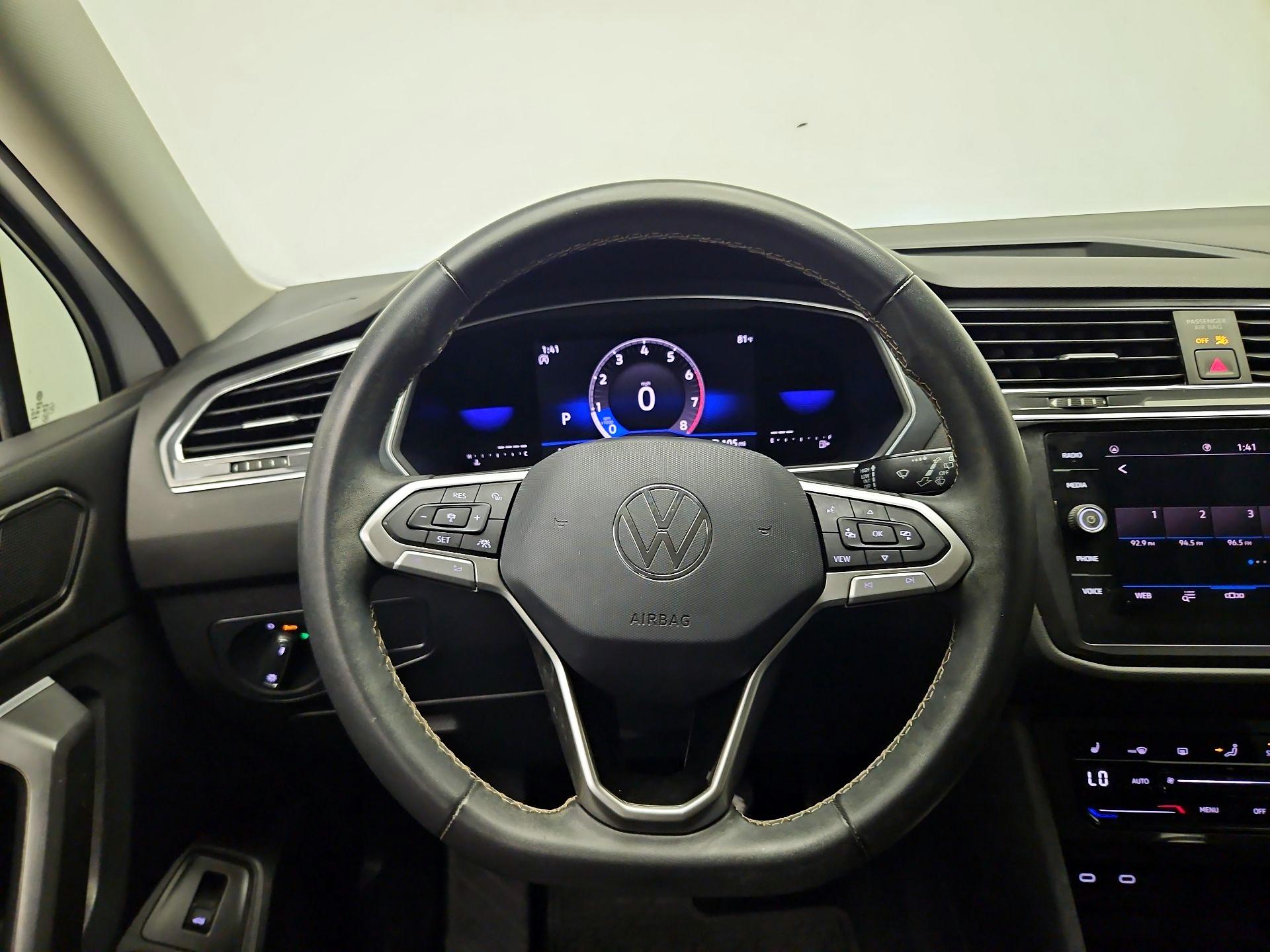 Thumbnail: 2022 Volkswagen Tiguan - 10