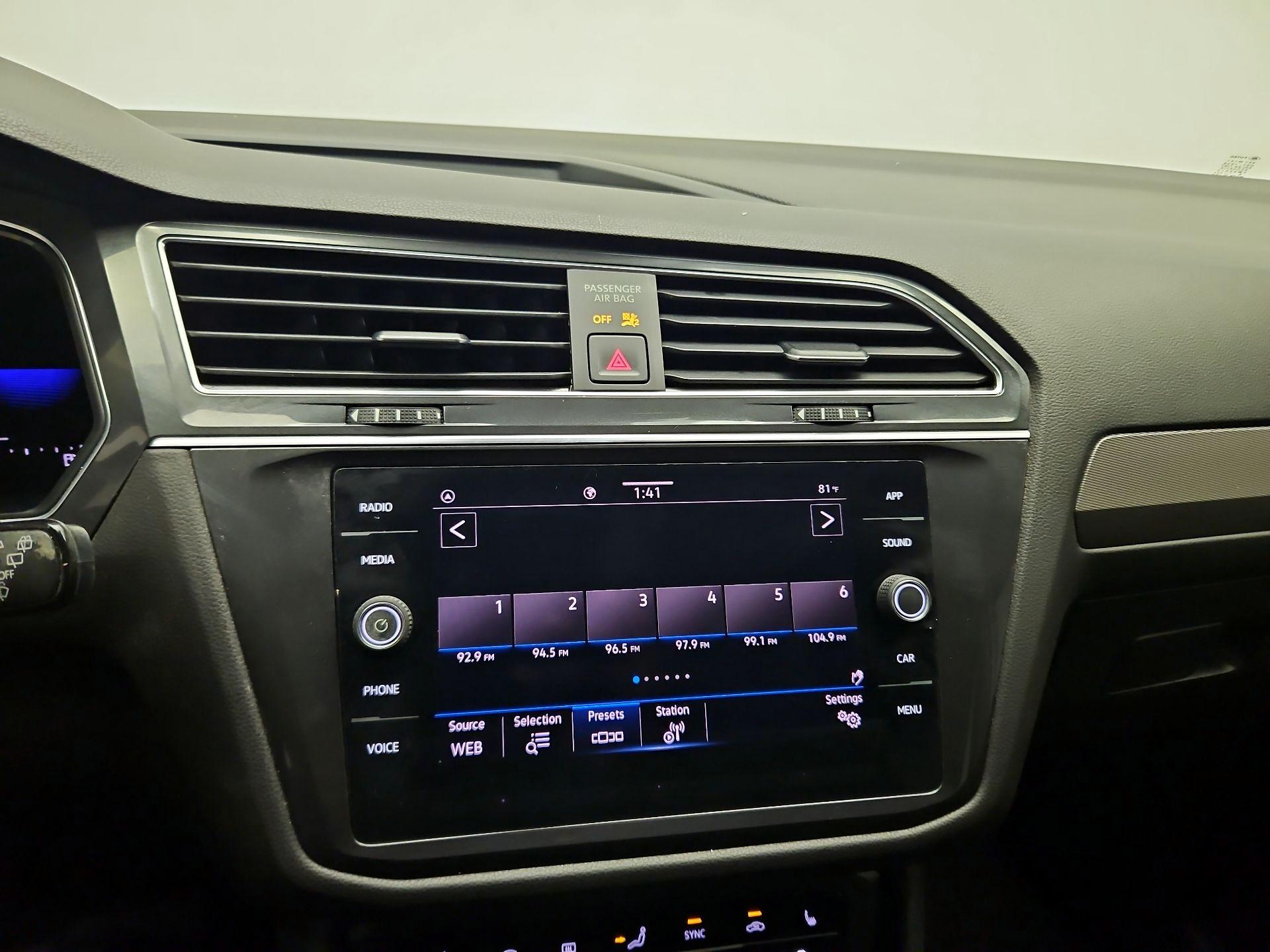 Thumbnail: 2022 Volkswagen Tiguan - 14