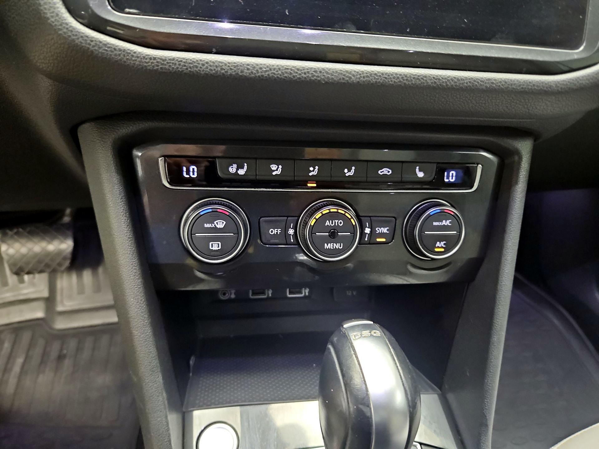 Thumbnail: 2018 Volkswagen Tiguan - 17