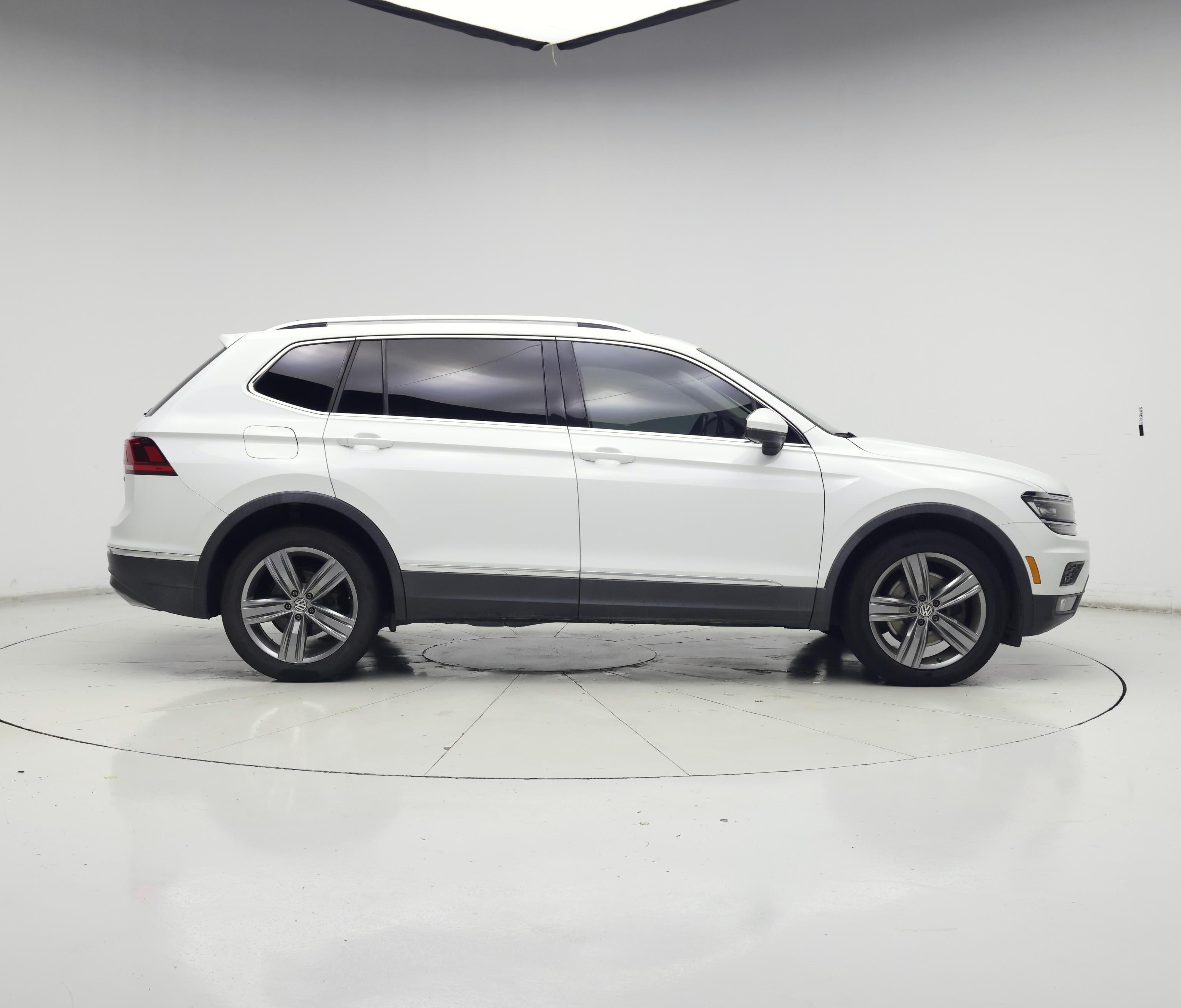 Thumbnail: 2018 Volkswagen Tiguan - 7