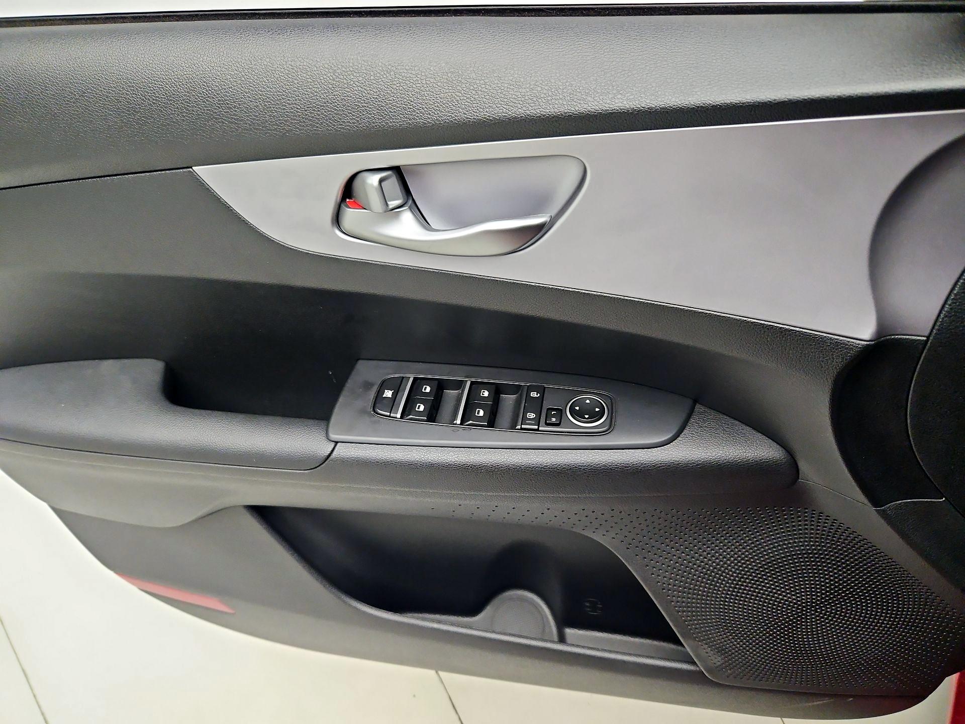 Thumbnail: 2024 Kia Forte - 12