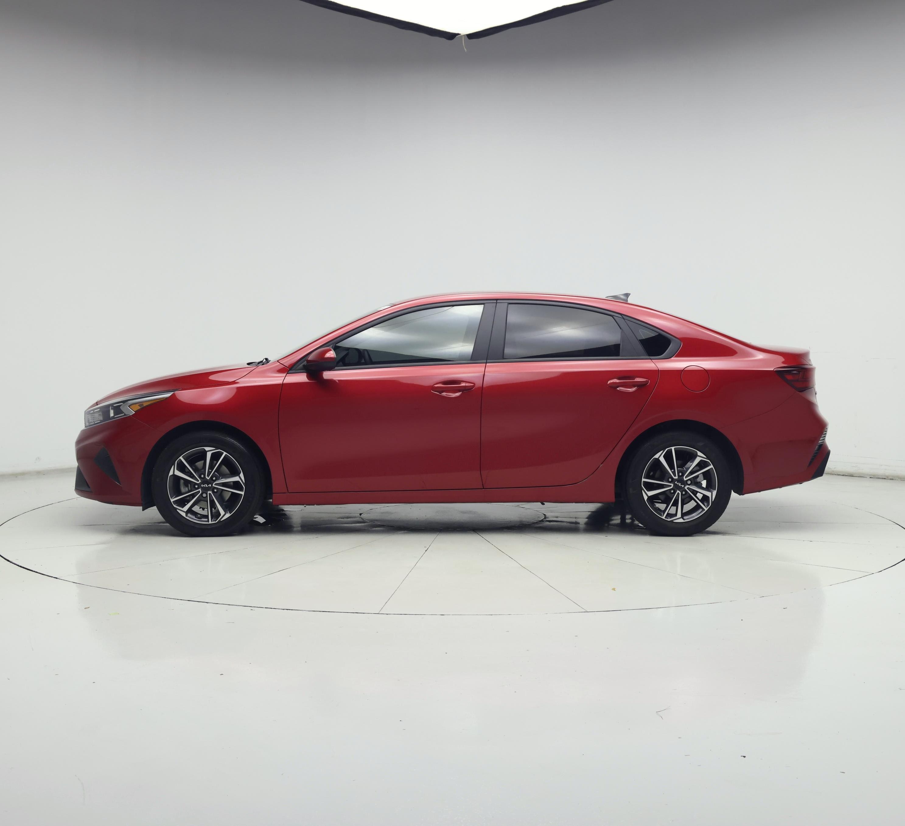 Thumbnail: 2024 Kia Forte - 3