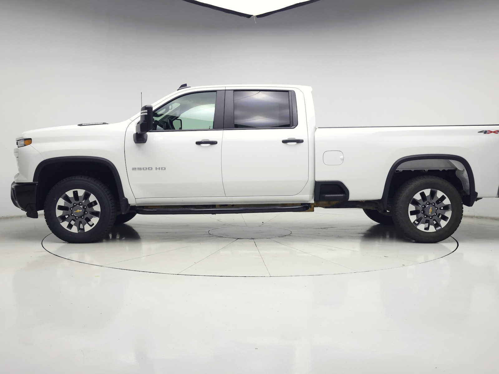 2025 Chevrolet Silverado 2500HD Custom - Photo 4